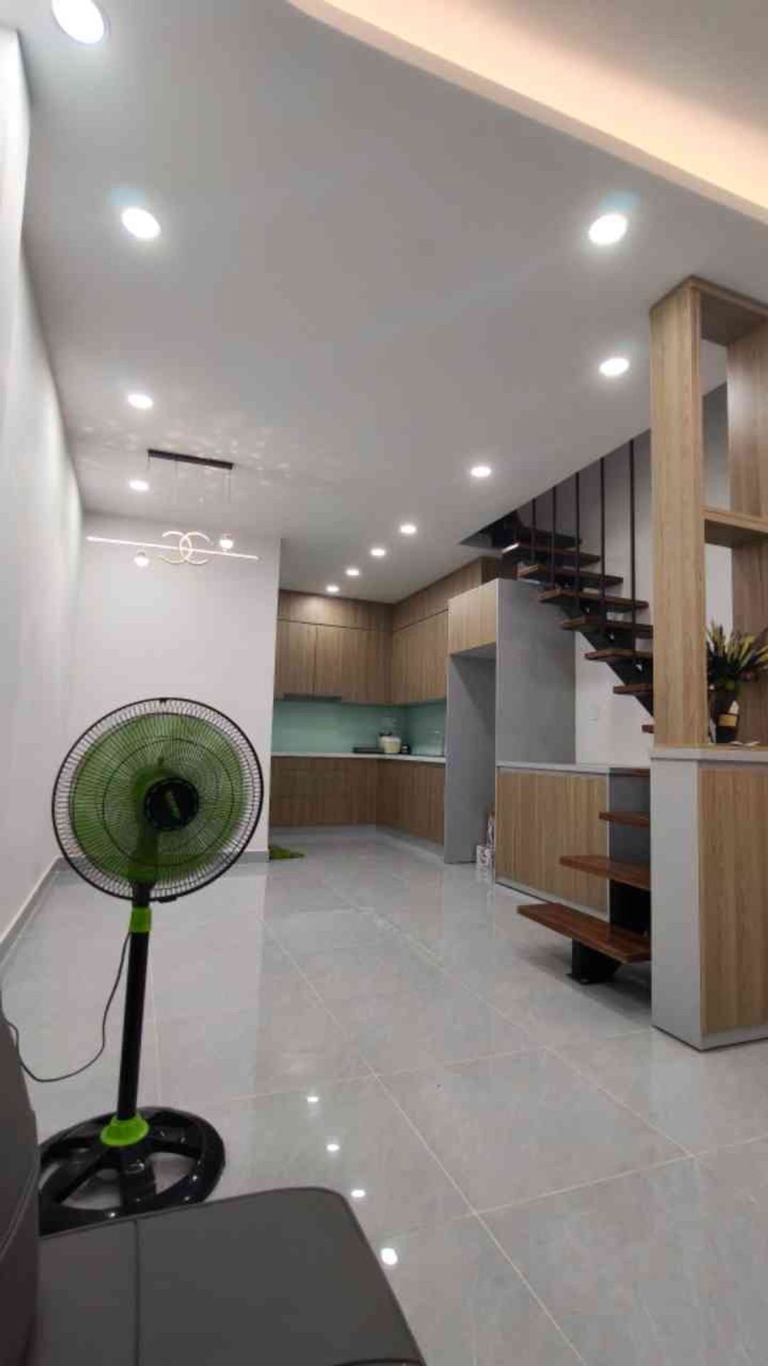Nhà 2 tầng 40.5m² tại Tây Thạnh, giá 5.2 tỷ, xe hơi vào hẻm
