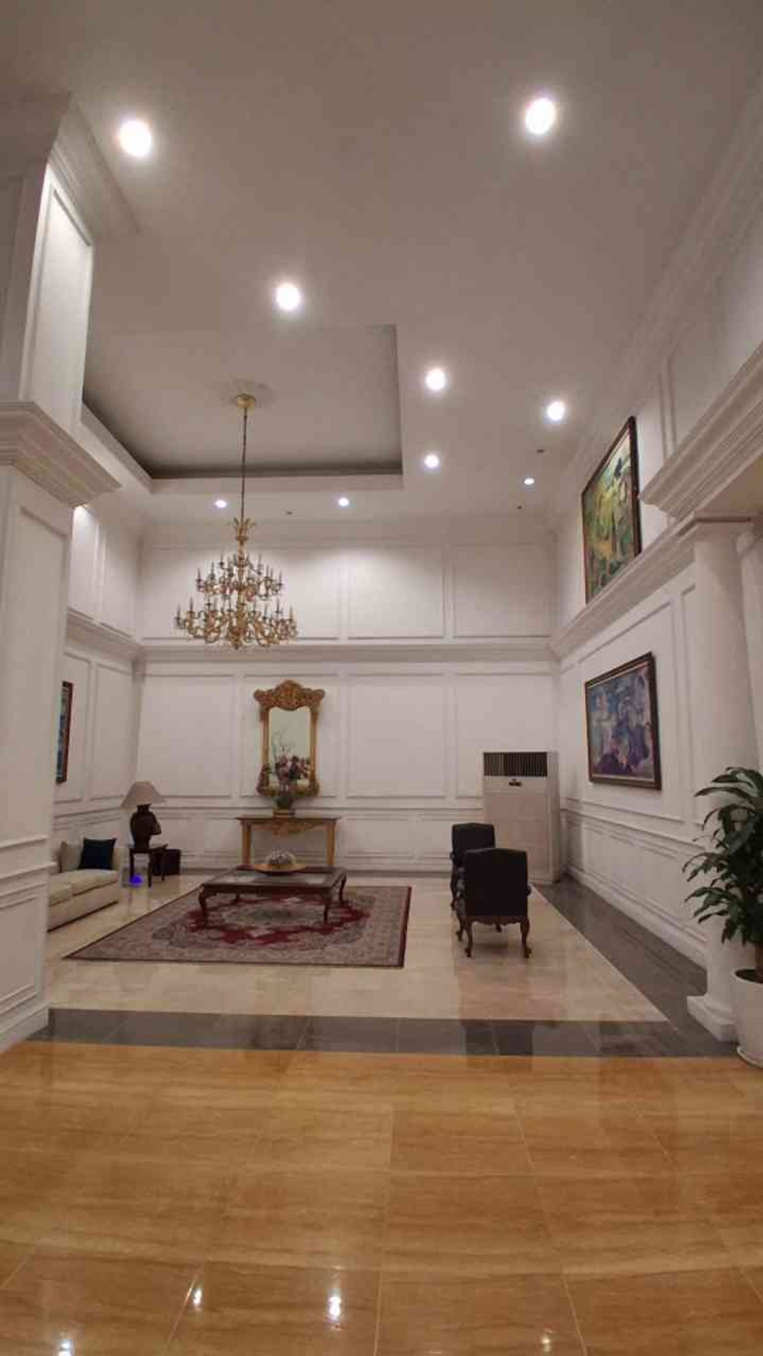 Bán gấp căn hộ tại KĐT Ciputra 148m2, 3 phòng ngủ - Nội thất đẹp, toàn đồ đắt tiền- Lô góc view đẹp