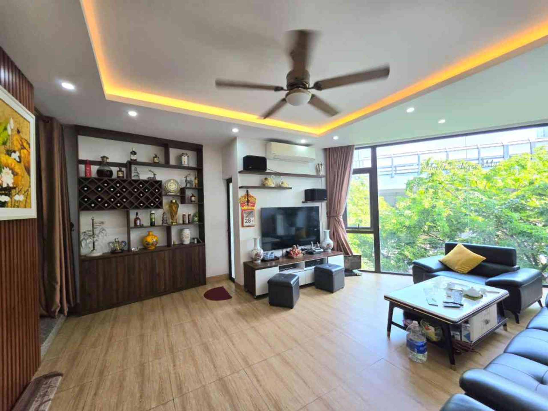 Bán nhà mặt phố 7 tầng có thang máy tại Minh Khai, mặt tiền rộng 7.5m, kinh doanh thuận lợi