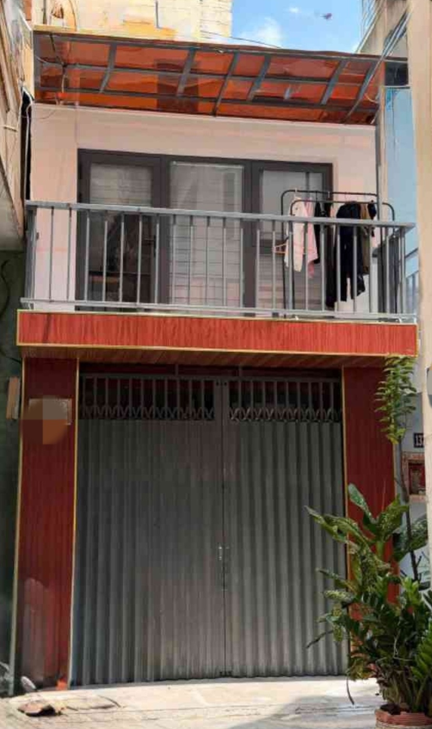 Nhà 2 tầng 38.5m2 hướng Đông Bắc tại quận 11, giá 5.88 tỷ