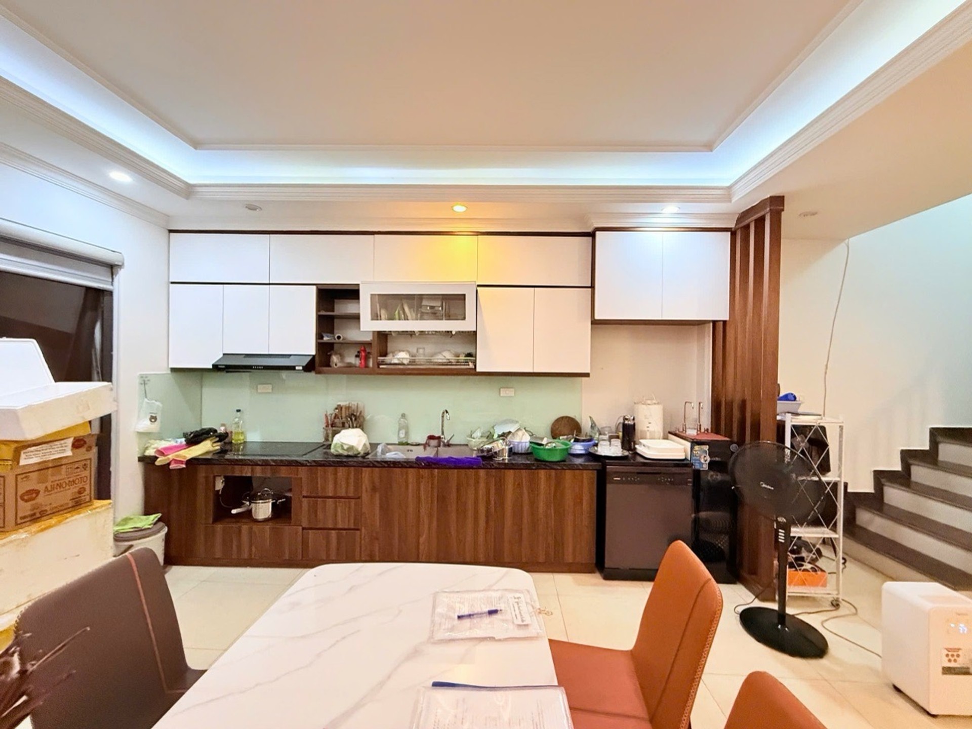 Nhà phân lô 6 tầng mới, nội thất đầy đủ tại quận trung tâm