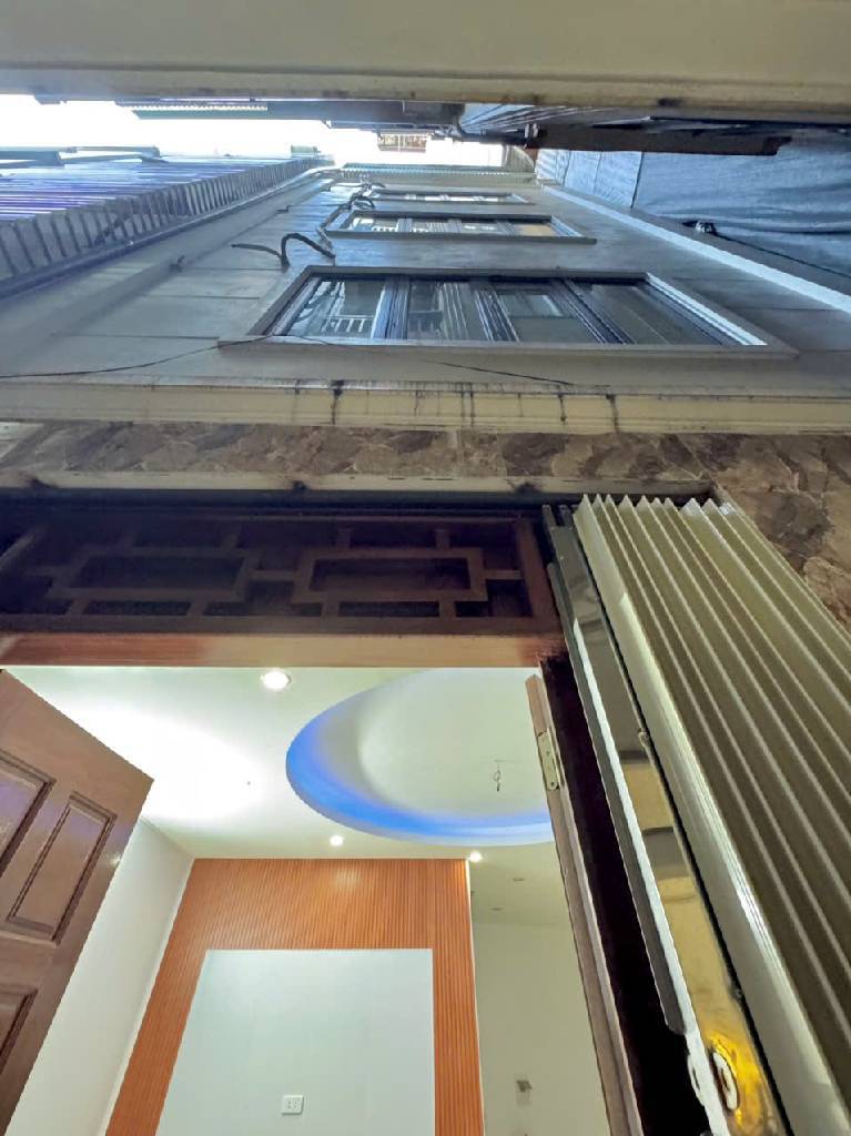 Nhà 5 tầng mới xây, diện tích 36m², gần ô tô tại Mễ Trì