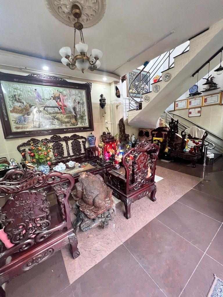 Cơ hội sở hữu nhà riêng mặt tiền rộng tại quận 7 giá tốt hiếm có