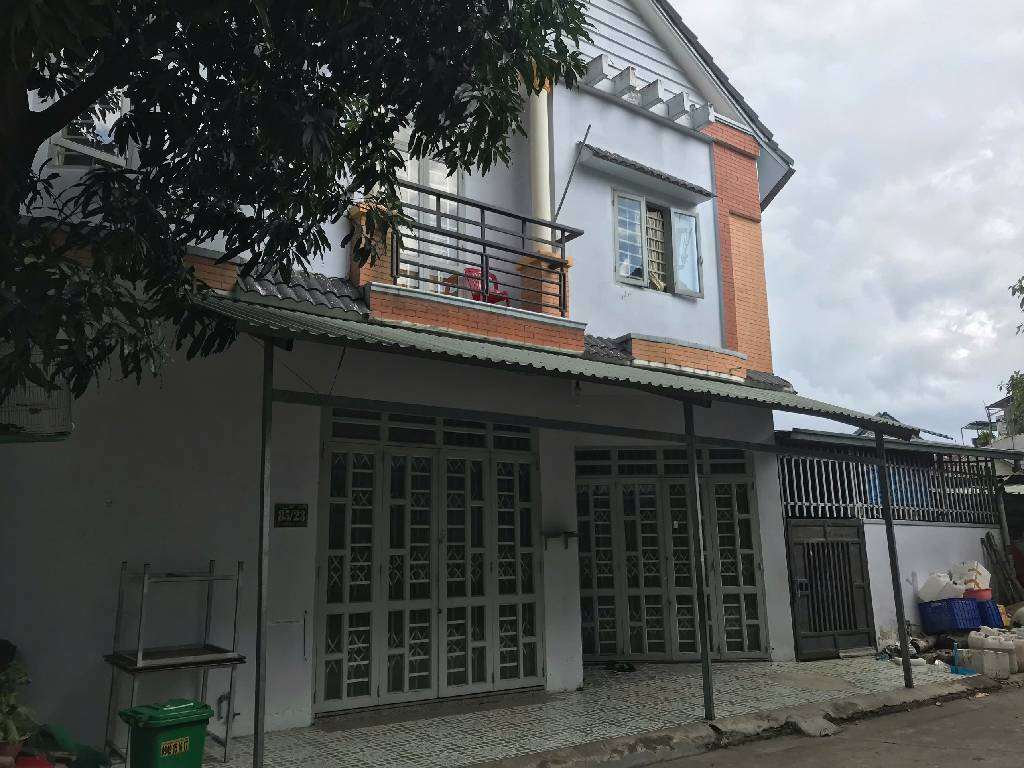 Nhà 1 trệt 1 lầu, 3 phòng ngủ, Dĩ An, giá 4.5 tỷ