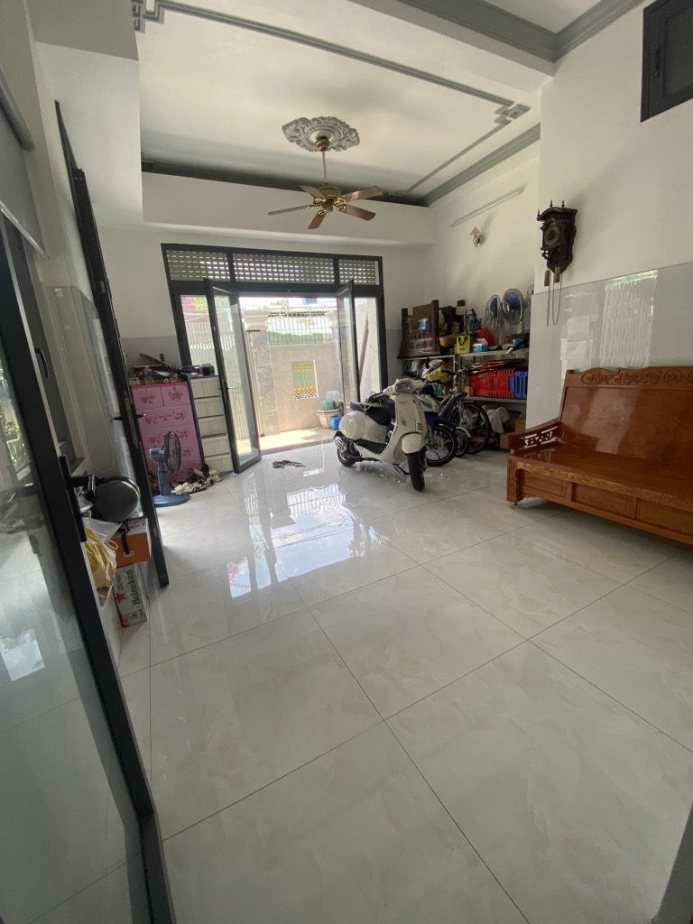 Bán nhà lô góc 3 tầng, 5 phòng ngủ tại phường Tân Quý, Tân Phú
