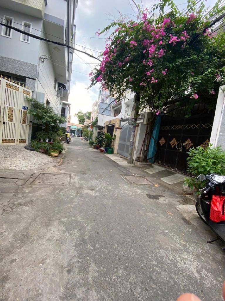 Bán nhà mặt phố lô góc 3 mặt thoáng, 5 tầng, diện tích 74,2 m2, giá 10,7 tỷ