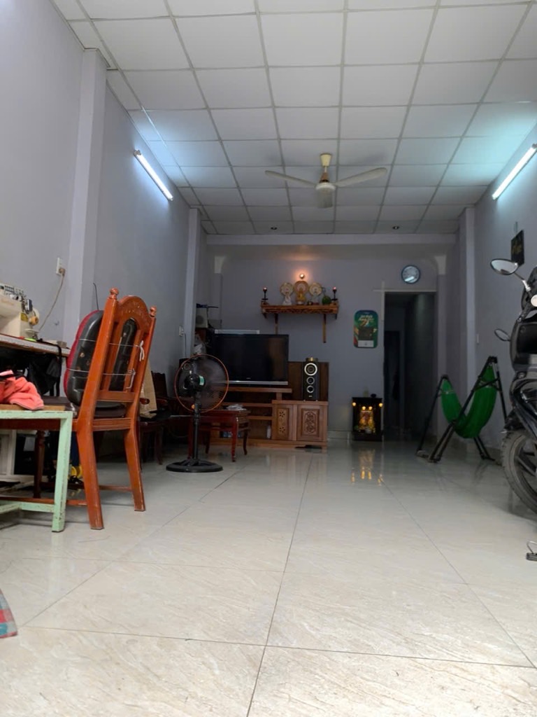 Bán nhà 100m2 2PN 2VS Quận 12, đường ô tô đỗ cửa