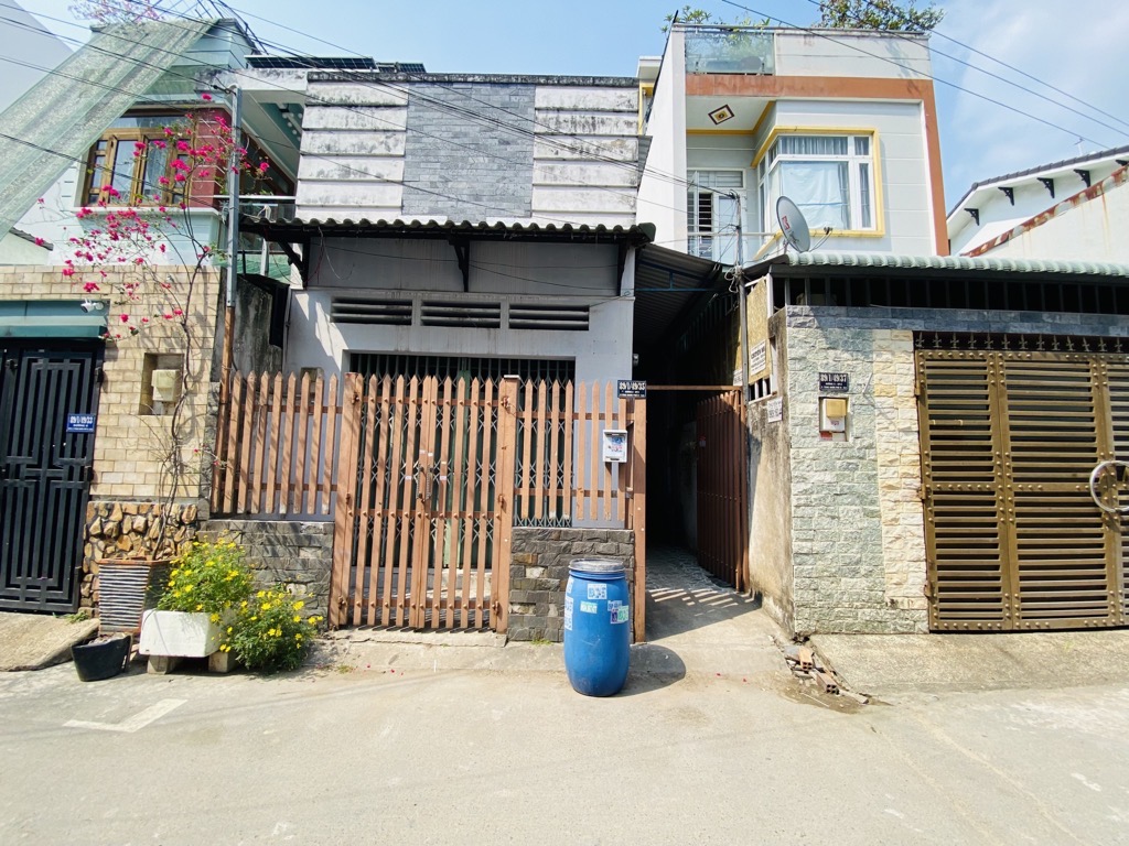 Bán nhà riêng 1 tầng 90m2 tại Quận với dãy phòng trọ 5 phòng khép kín