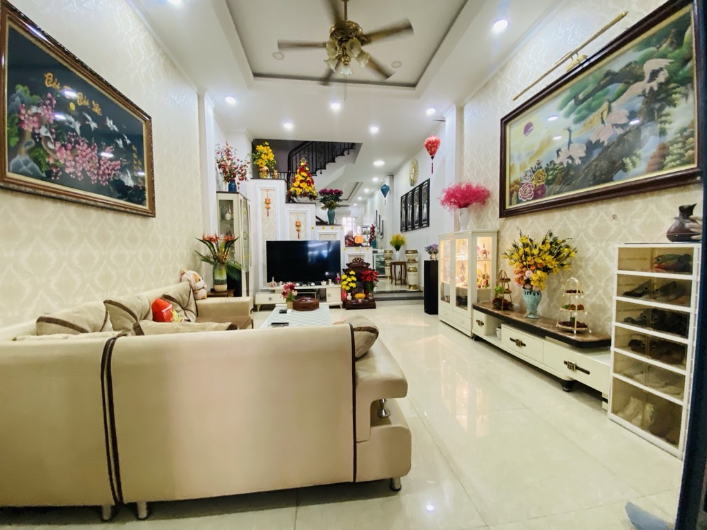 Bán nhà 4 tầng 123m² ở Hiệp Bình Phước, TP Thủ Đức giá 13 tỷ