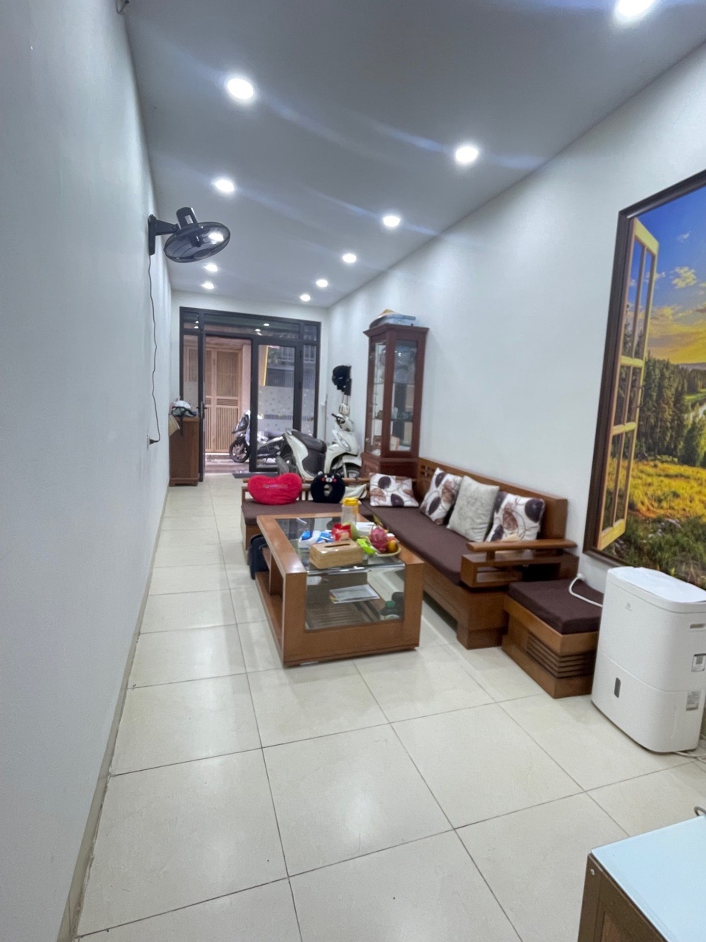 Cơ hội sở hữu nhà Ngọc Lâm ngõ thoáng, nông, ô tô nhỏ đỗ cửa, full nội thất