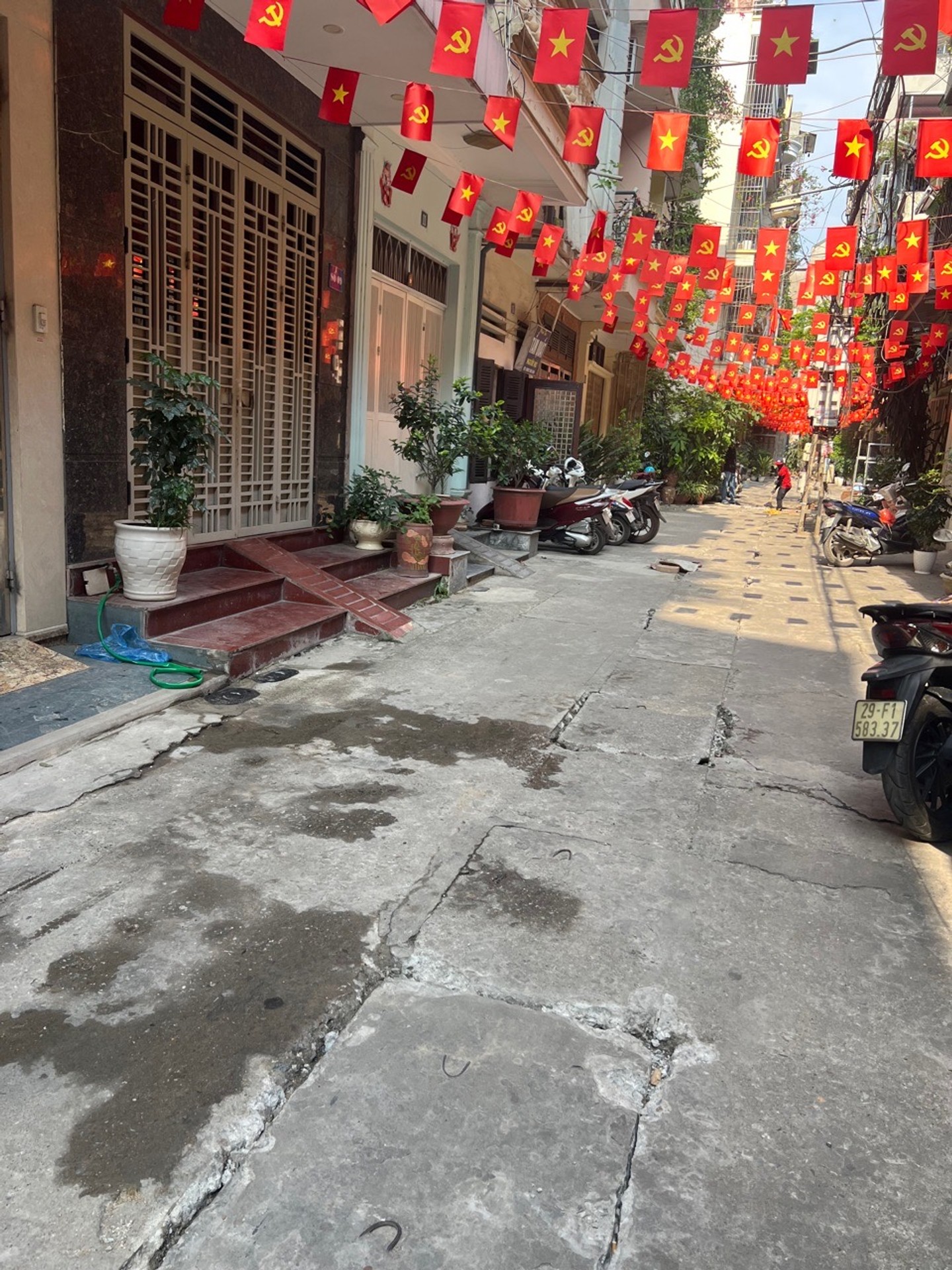Nhà Phân Lô Ô Tô Tránh Tại Trung Tâm Cầu Giấy, Dân Trí Cao