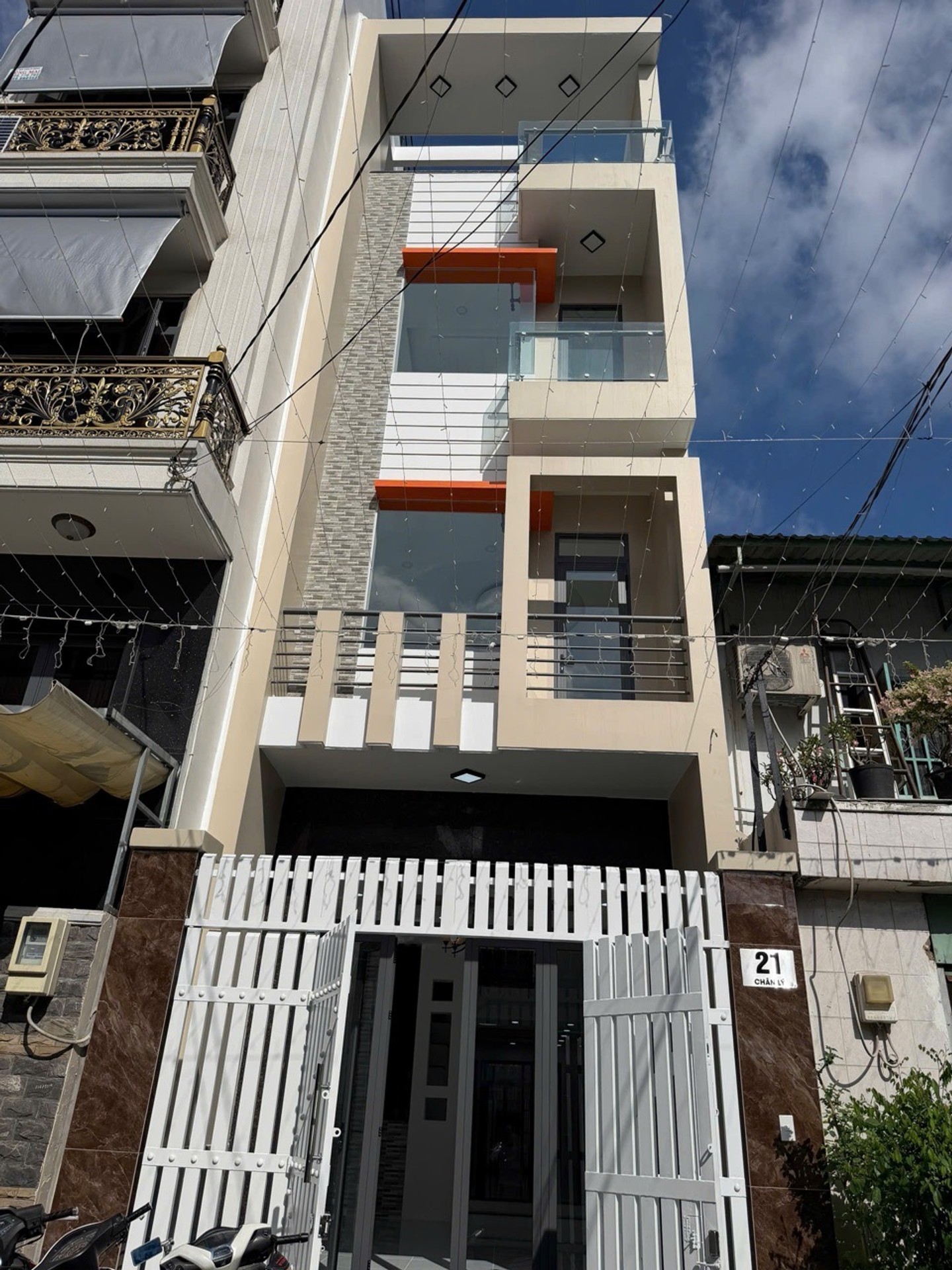 Bán nhà mặt phố 4 tầng 84m2 tại Tân Phú giá 12.4 tỷ