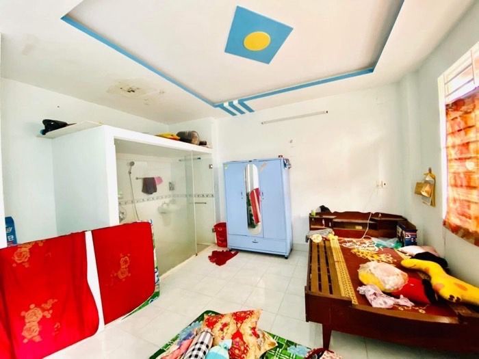 TÂN PHÚ - XE HƠI VÀO NHÀ - VÀI BƯỚC RA MẶT TIỀN - 4 TẦNG - NGANG LỚN 5.3M - 80M2