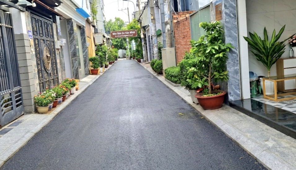 Nhà 4 tầng Hương lộ 2, chỉ hơn 6ty, hẻm xe hơi thông