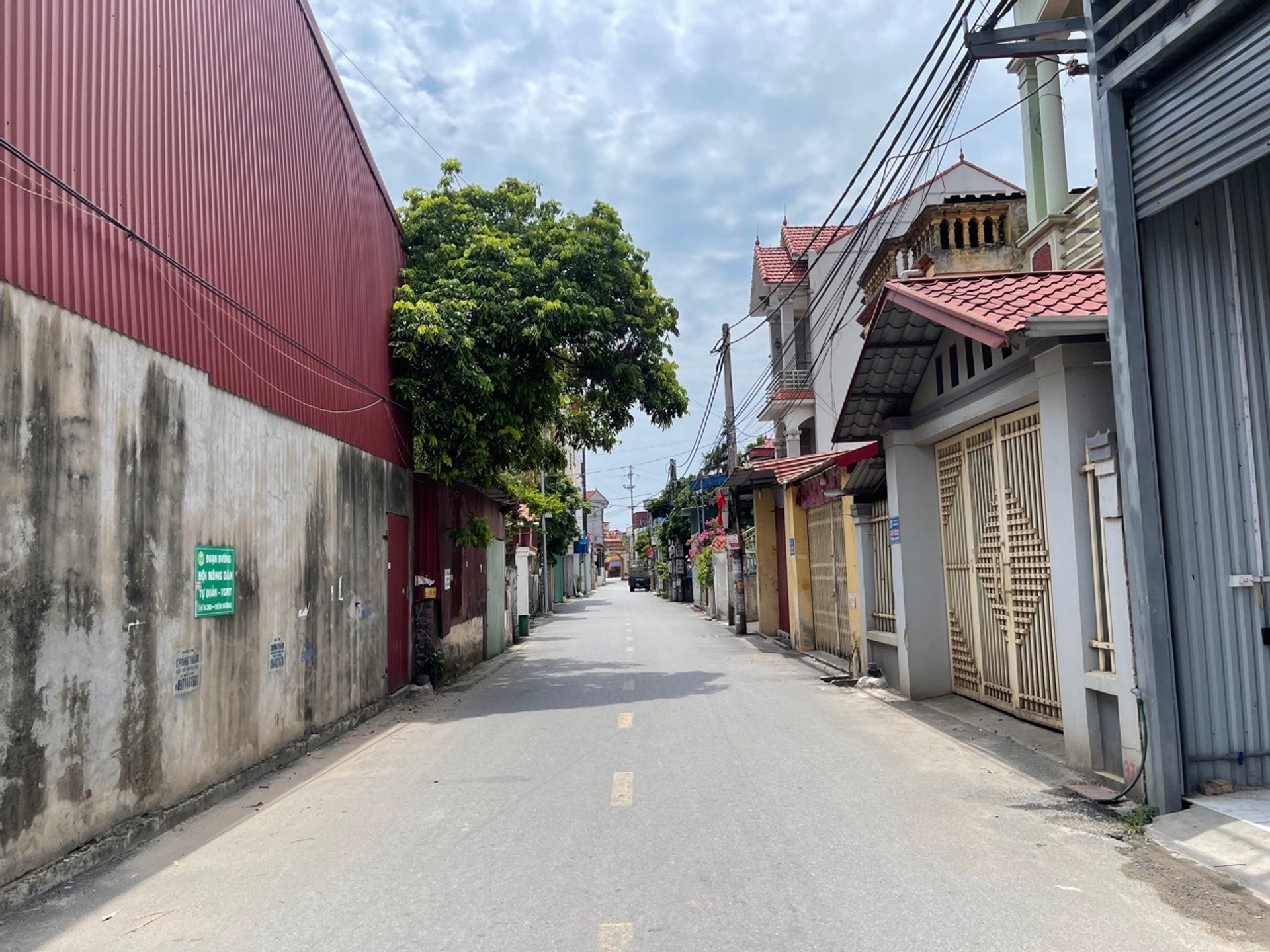 Đất Việt Tiến giá tốt, ô tô nhỏ vào tận nơi