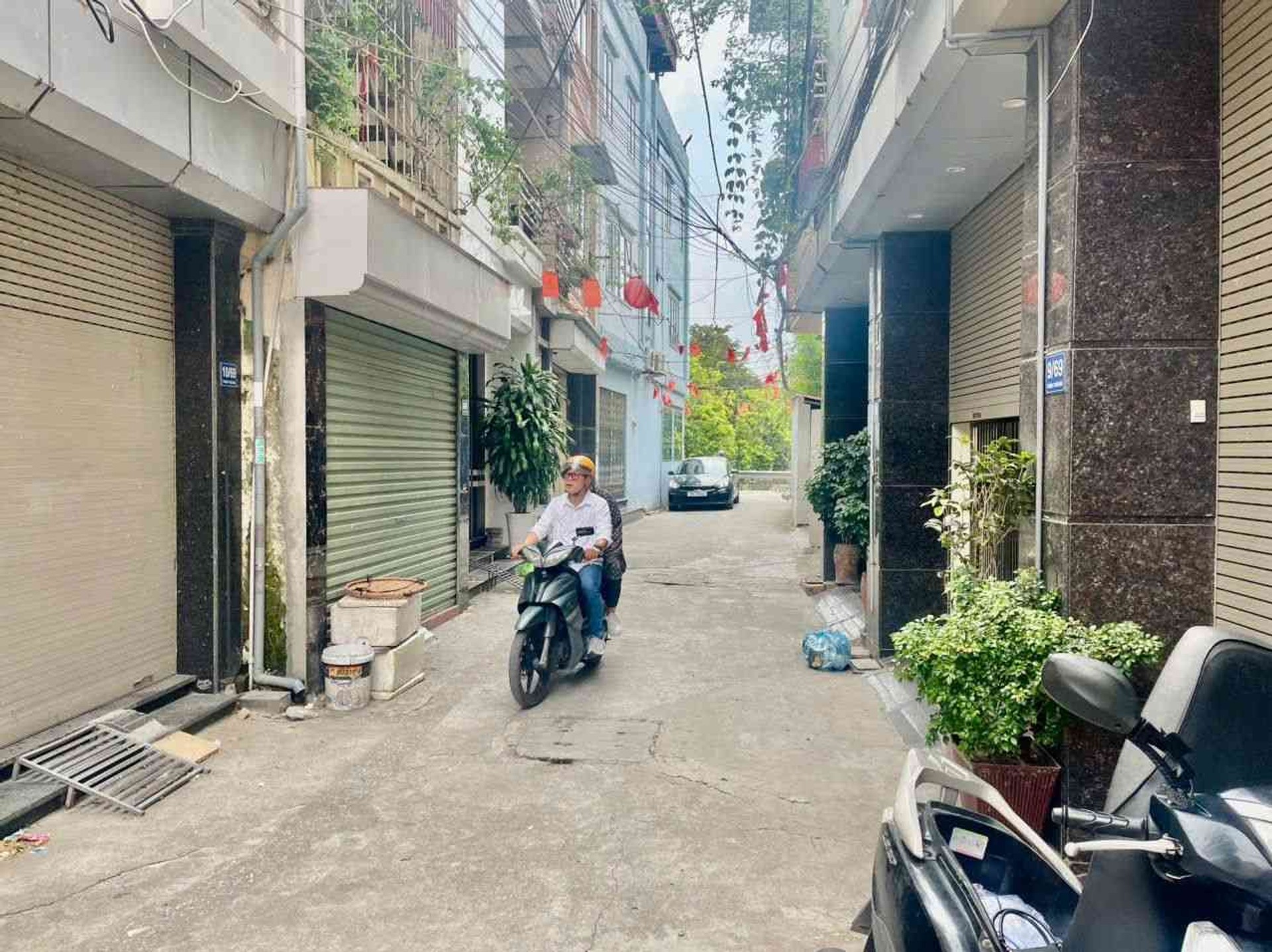 Nhà 3,5 tầng ô tô vào được tại trung tâm Hồ Sen