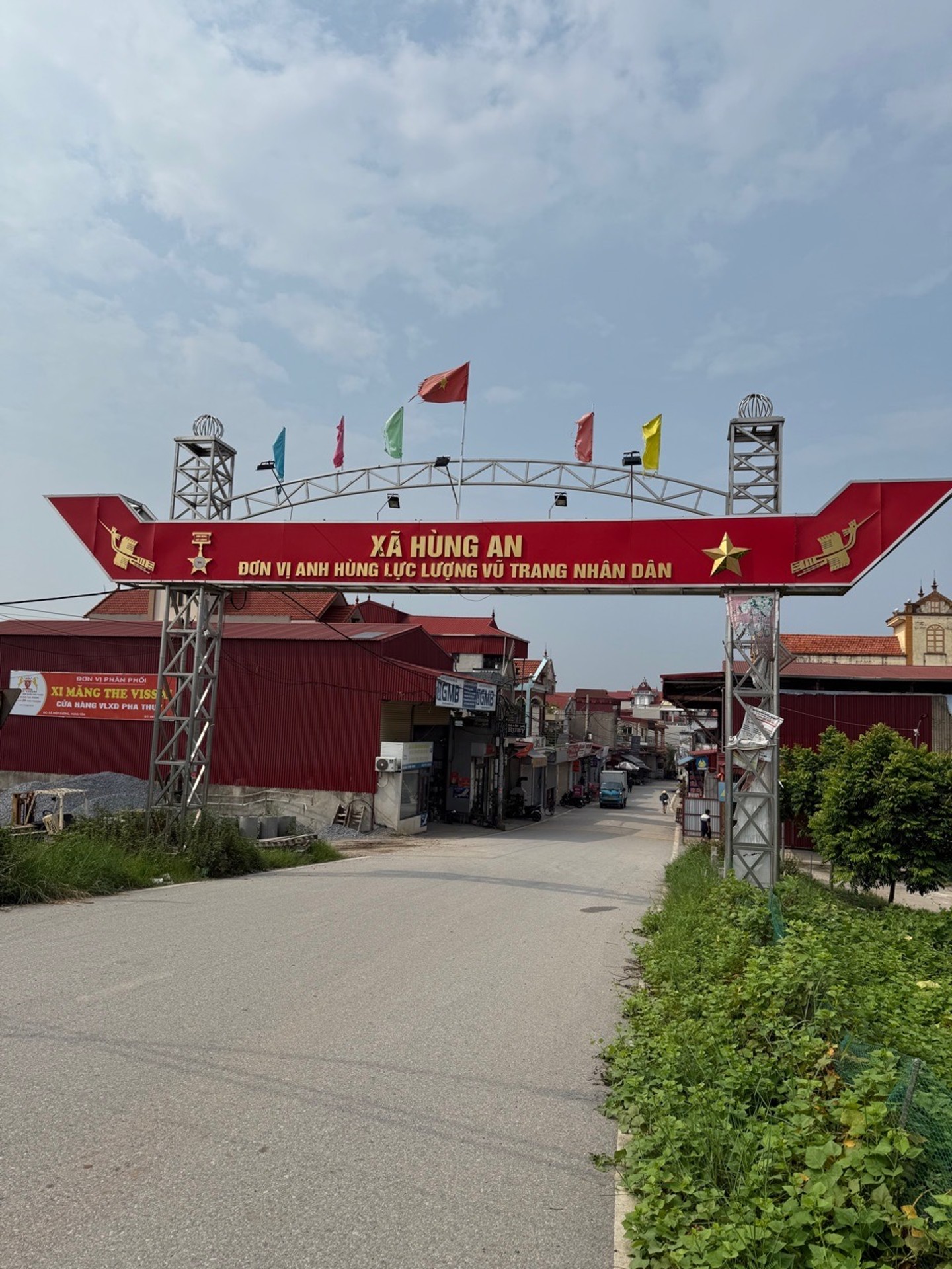 Nhà mặt phố 3 tầng xã Hiệp Cường Kim Động, 184m2 giá tốt
