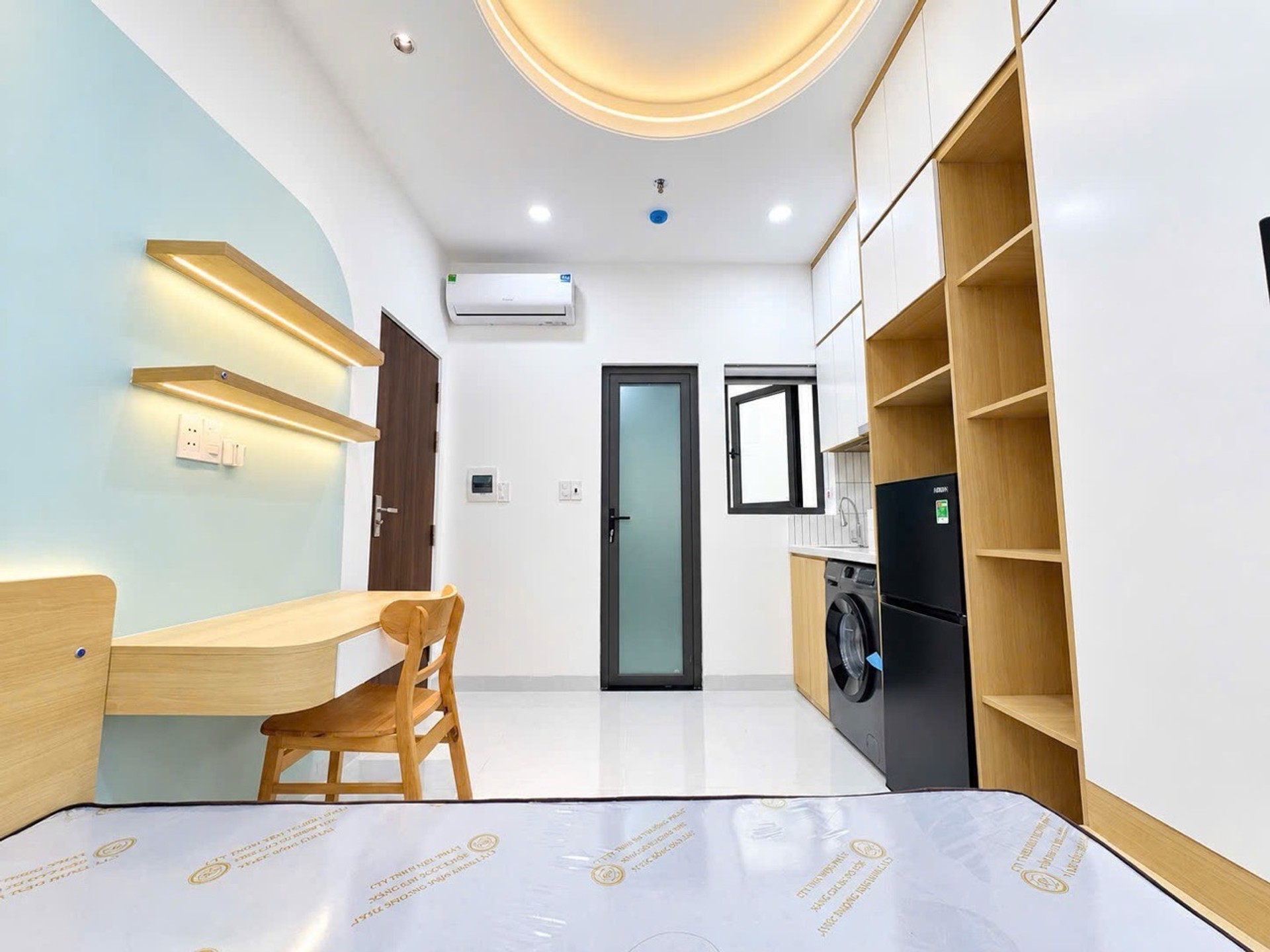 Chiếc Lá Vàng: Nhà Phan Huy Ích 6 Tầng, Thang Máy, Kênh Thuê Tốt