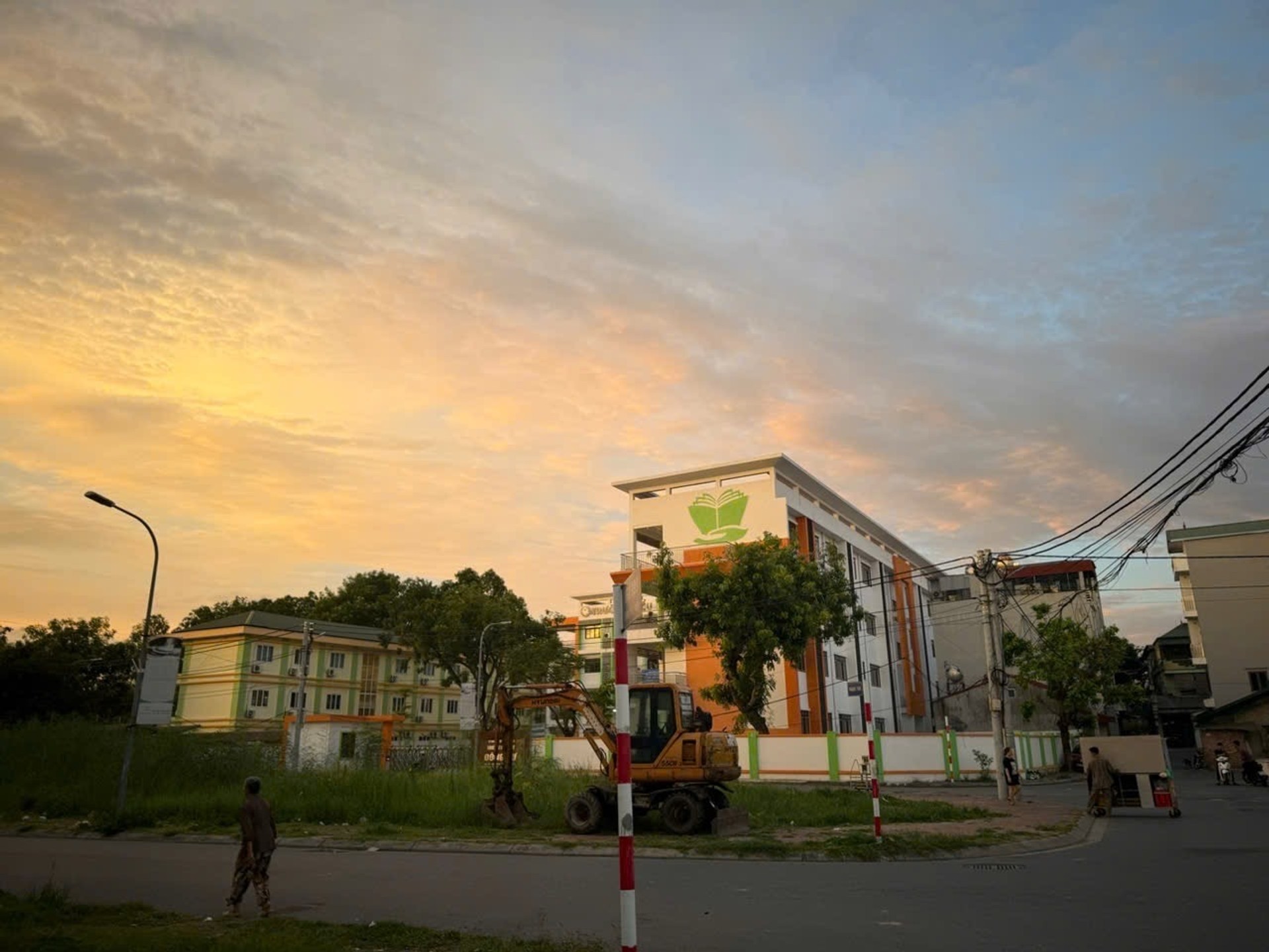 Bán đất ô tô vào đất, gần trường học tại Đông Dư