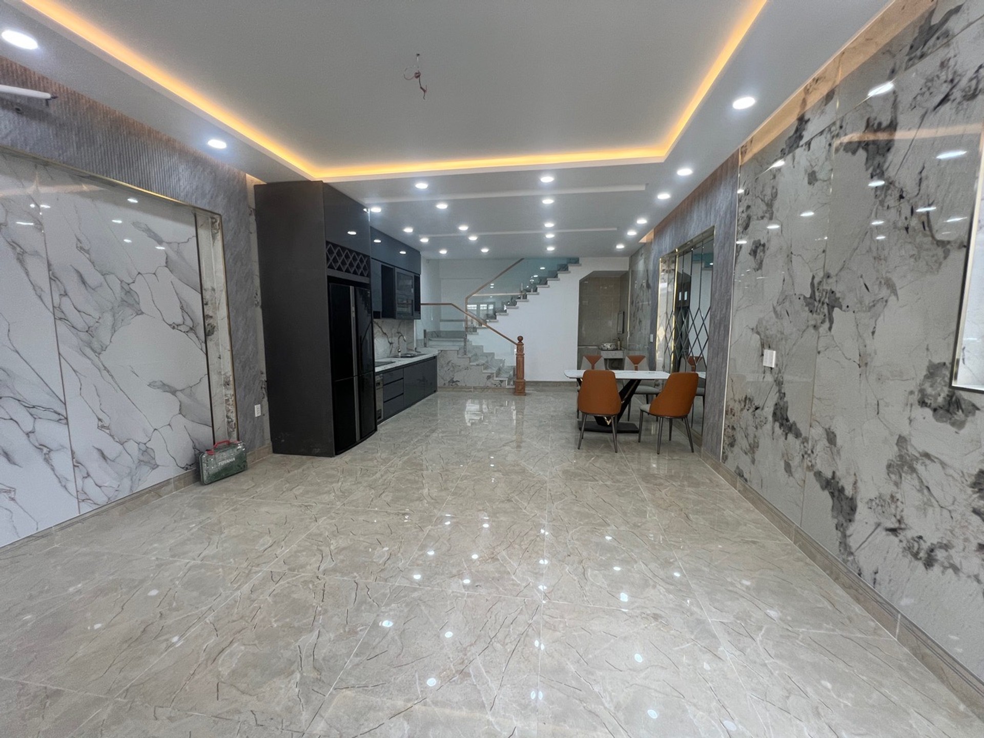 🔥 CHỦ NHIỆT BÁN GIẢM CHÀO 400 TRIỆU - GIÁ MỚI 4.8 TỶ 🔥
🏠 NHÀ ĐẸP Ở NGAY - 3 TẦNG SÂN THƯỢNG -