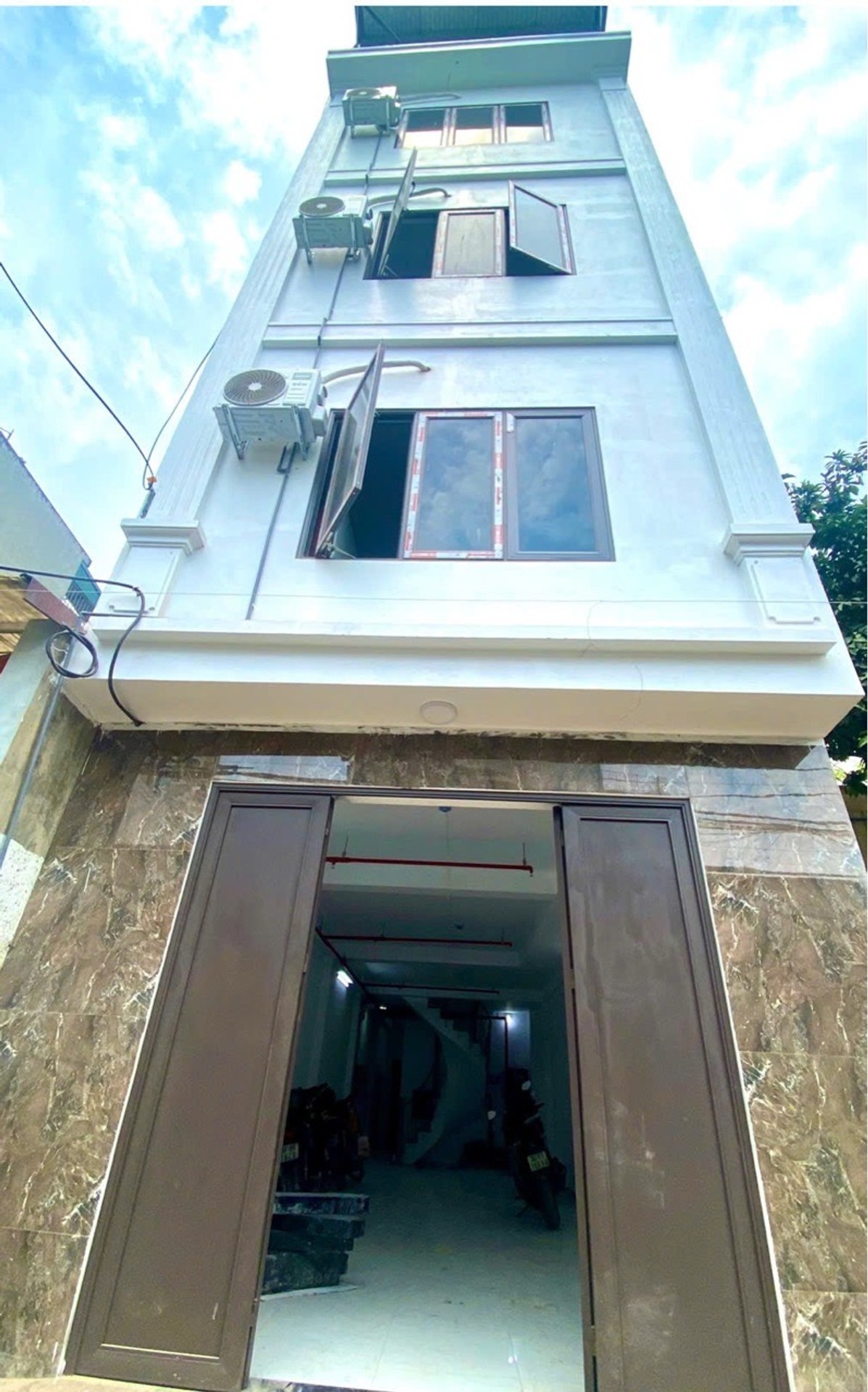 Bán nhà 5 tầng 92m² tại Yên Nghĩa, hướng Đông Nam, giá 13.55 tỷ