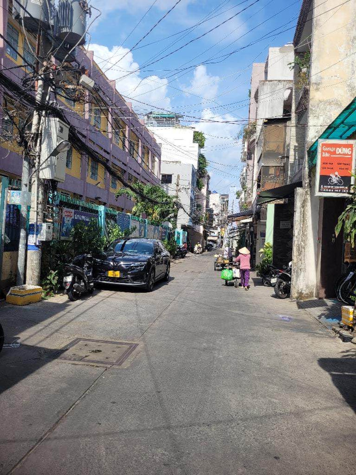 Cơ hội sở hữu nhà riêng vị trí vàng Lạc Long Quân, giá cực tốt