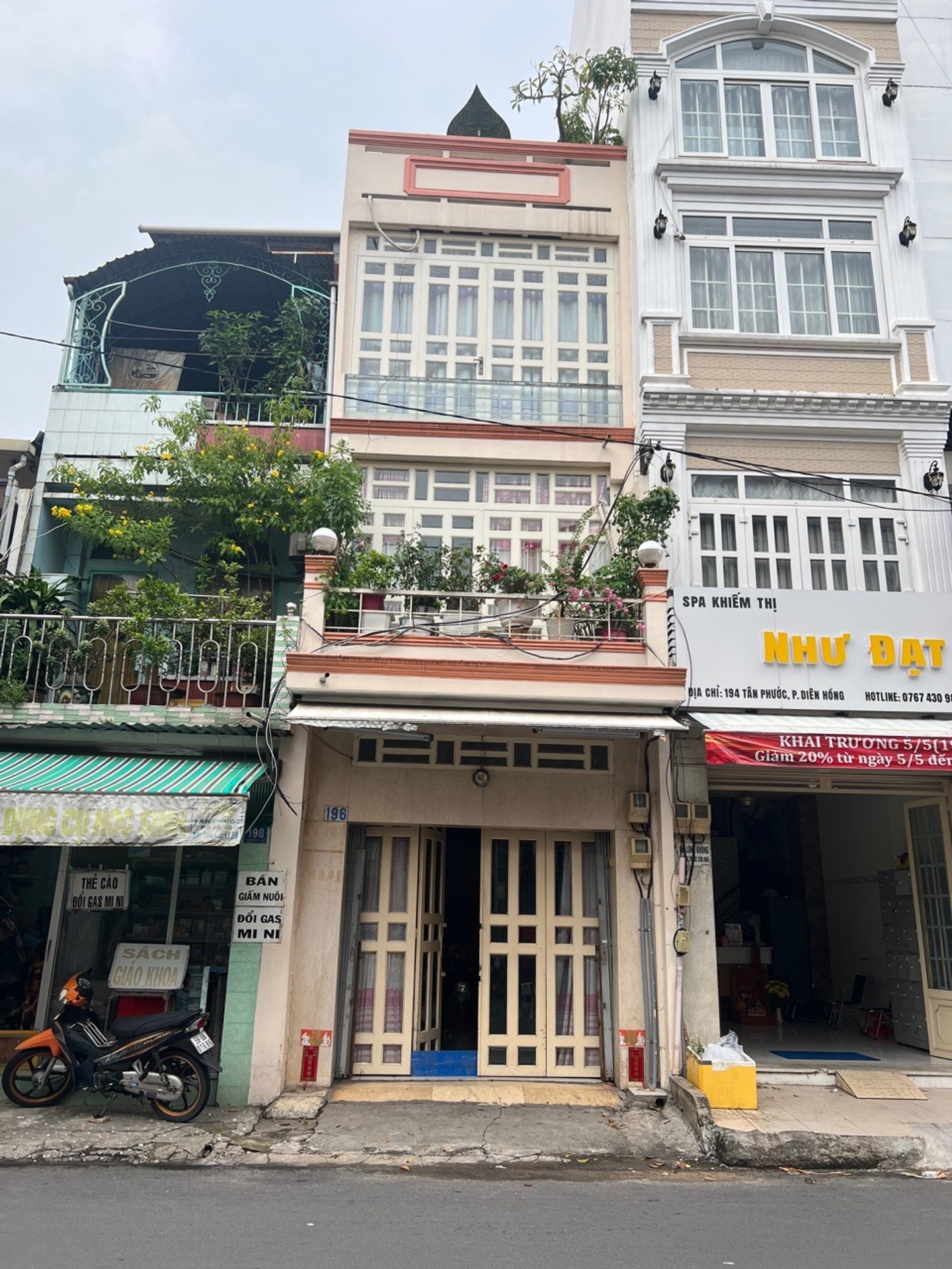 Bán gấp nhà mặt tiền Q10 - đối diện SVĐ Thống Nhất, gần bv Y Dược, Chợ Rẫy, Răng hàm mặt trung ương