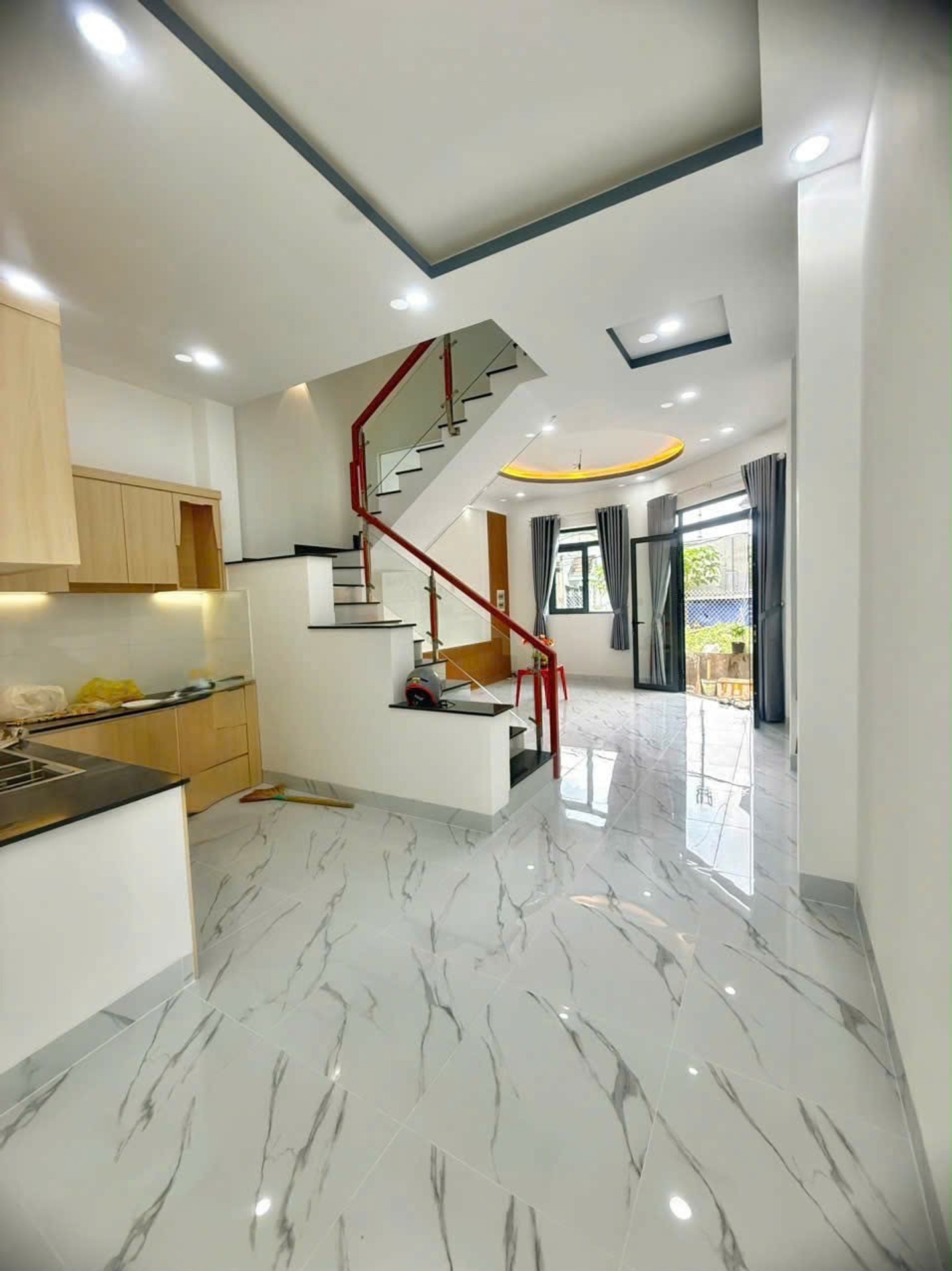 Bán nhà 3 tầng lô góc diện tích 56m2 tại phường Bình Trưng Quận 2