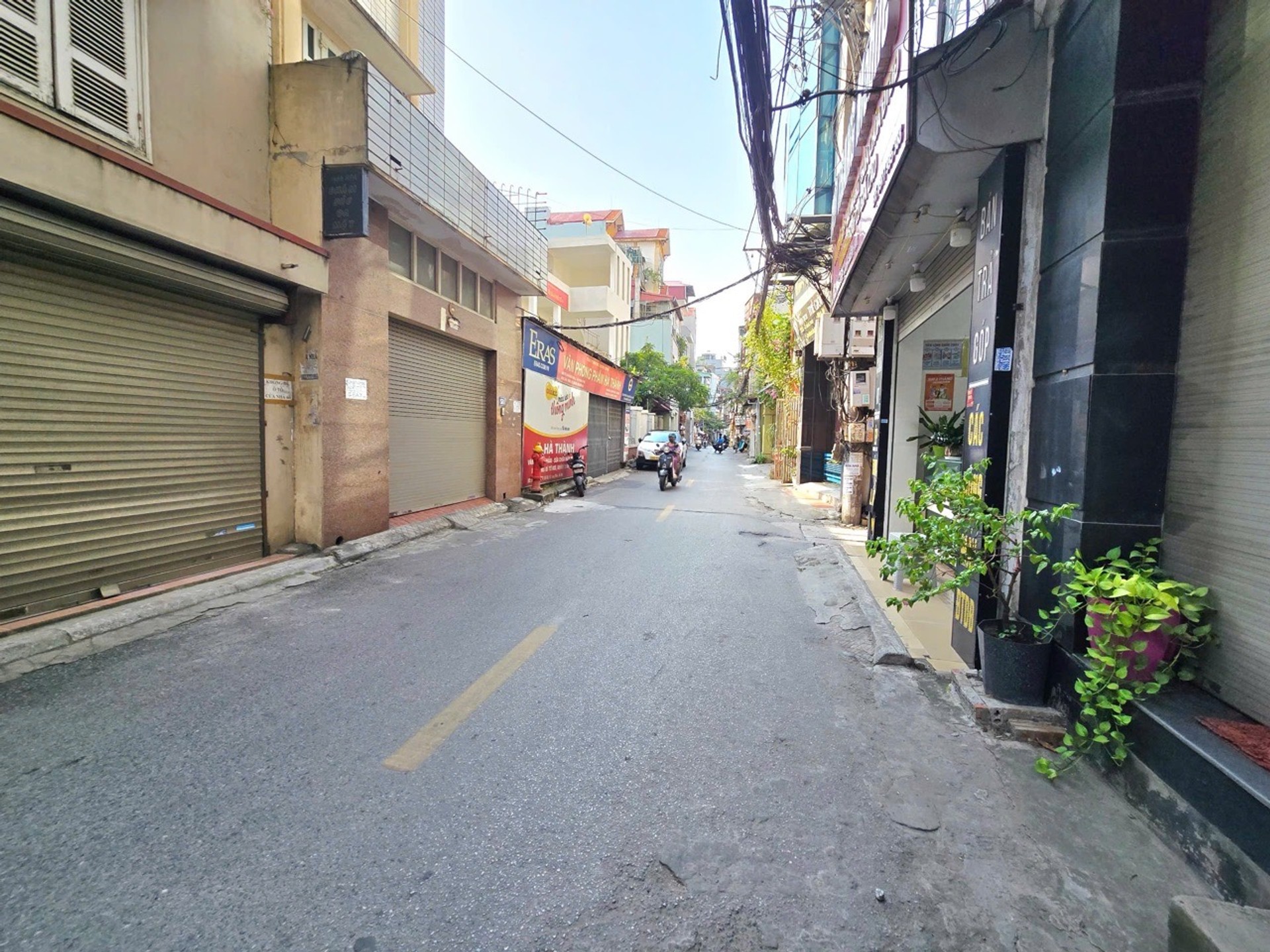 Nhà 2 tầng mặt tiền rộng tại Bồ Đề Long Biên - Không gian sống đẳng cấp