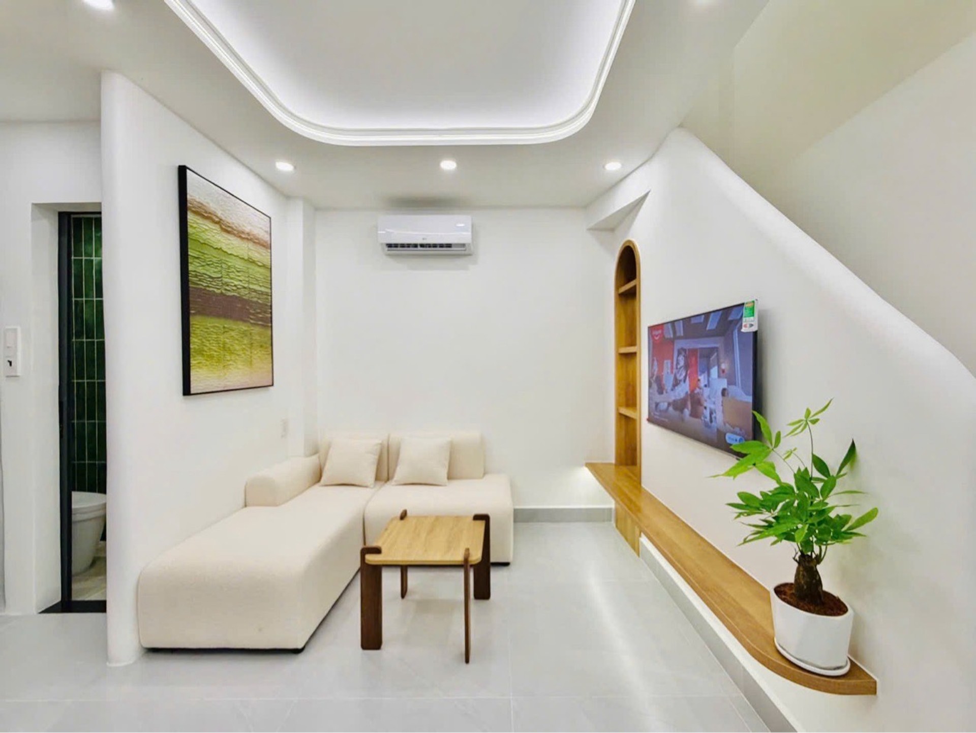 Nhà 3 tầng xinh xắn, tặng nội thất đỉnh, giá mềm tại Gò Vấp