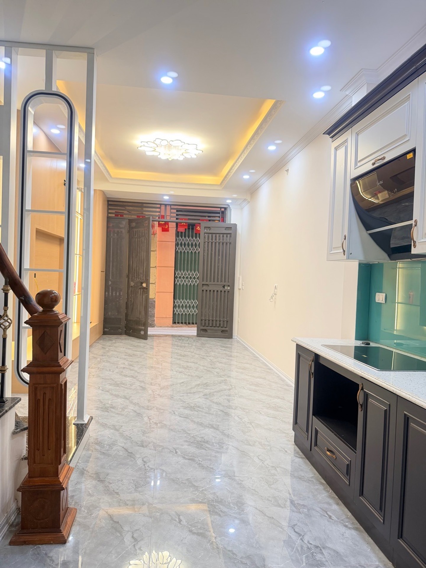 Bán nhà riêng 5 tầng Trần Khát Chân, ngõ rộng ô tô đỗ gần, giá hơn 9tỷ