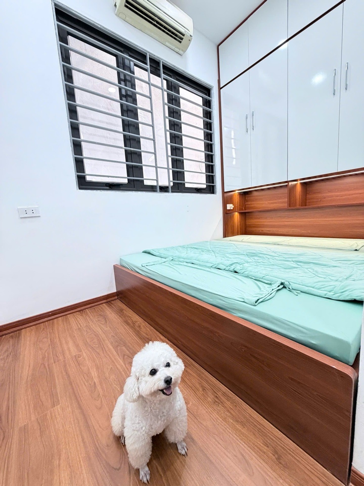 Nhà 5 tầng sát hồ Văn Hương, full nội thất, giá tốt
