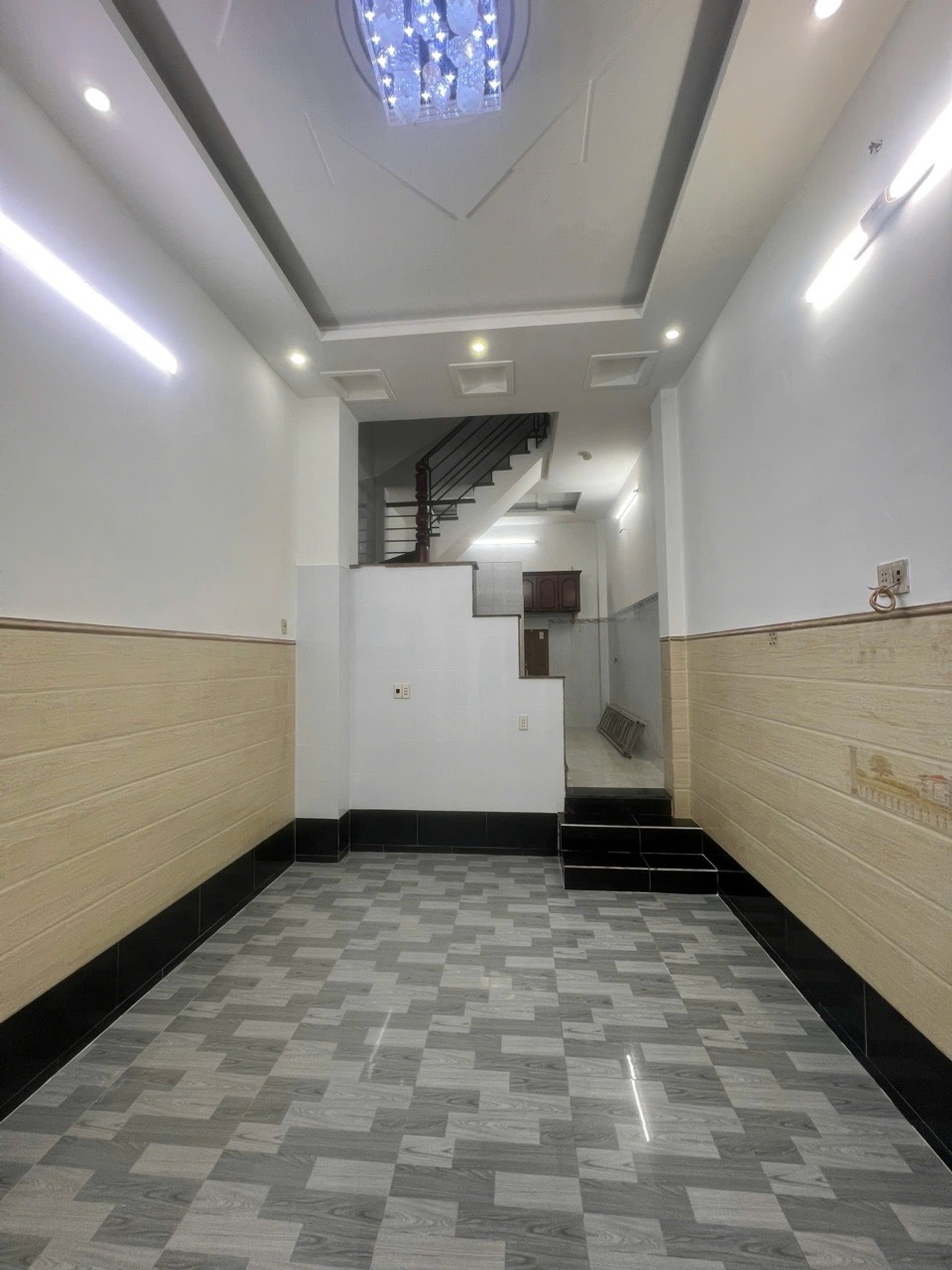 Nhà kiên cố 4 tầng trung tâm phường 7 quận 6, diện tích 33.7m2, giá 6.16 tỷ