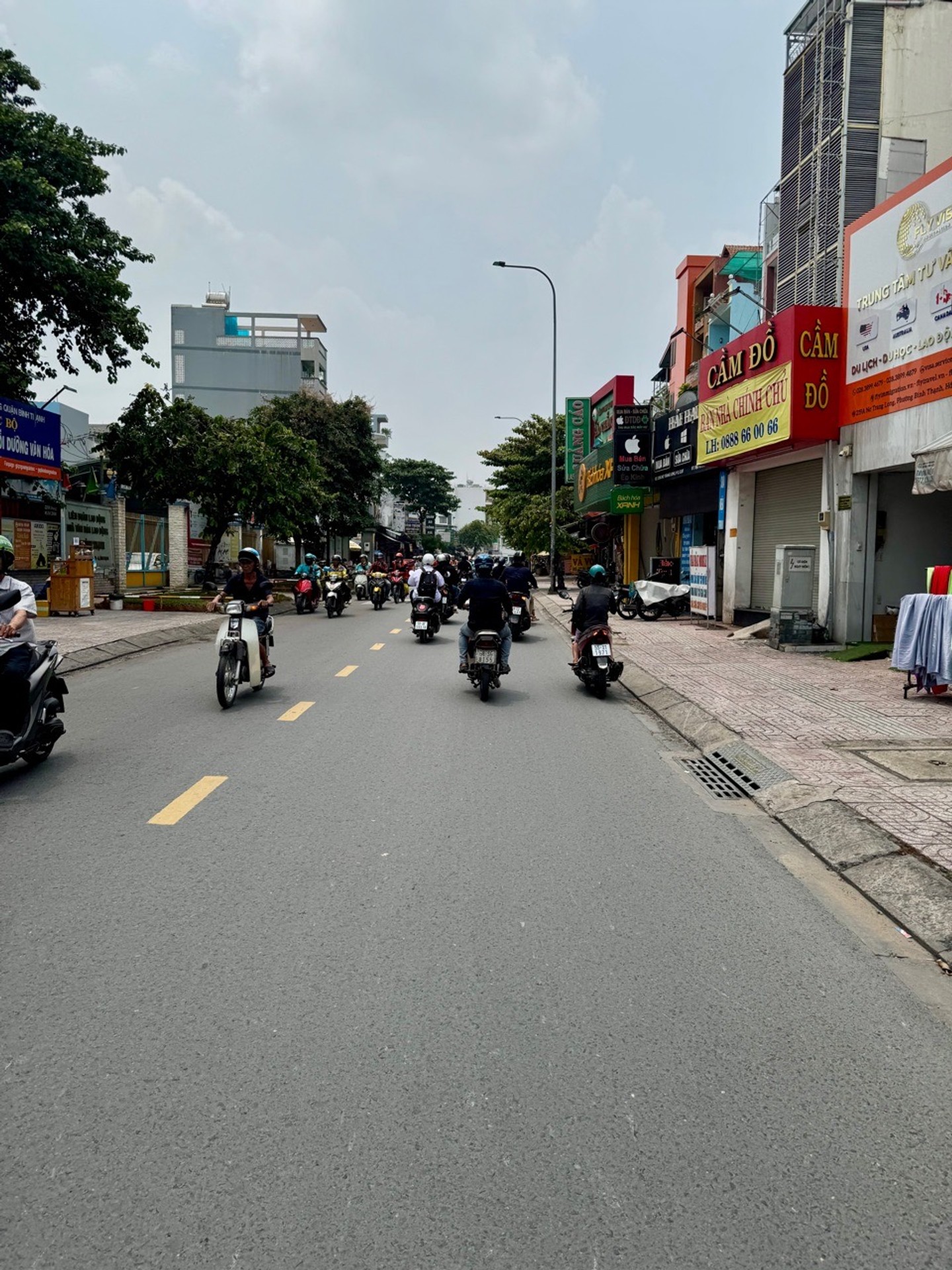 Nhà mặt phố sầm uất Nơ Trang Long, cho thuê 35tr/tháng