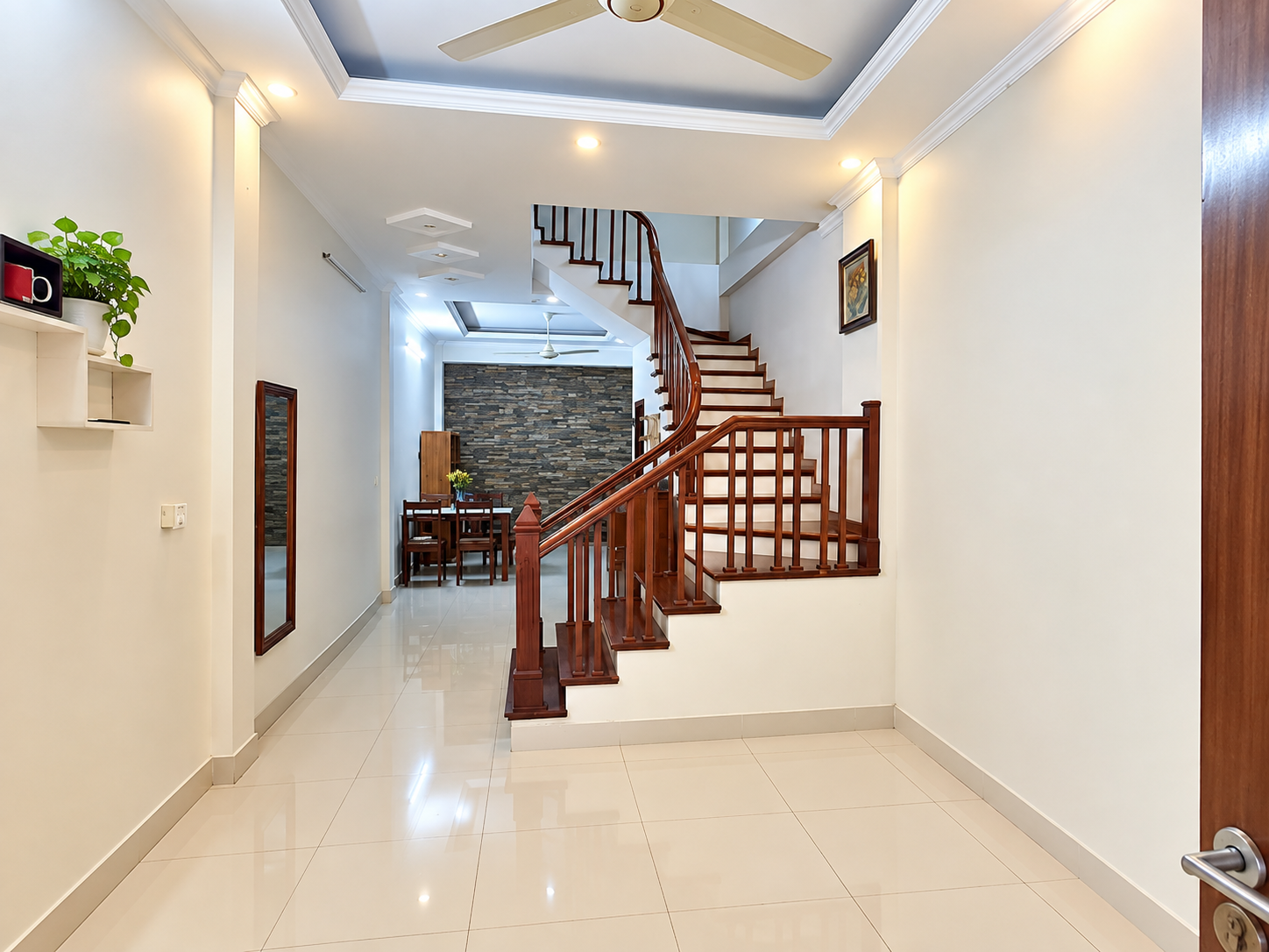 🏡 NHÀ 3 TẦNG – 55m2(NHỈNH 5 tỷ) – FULL NỘI THẤT – ĐỦ CÔNG NĂNG – Ô TÔ ĐỖ CỬA – SÁT VIN CỔ LOA 🏙️