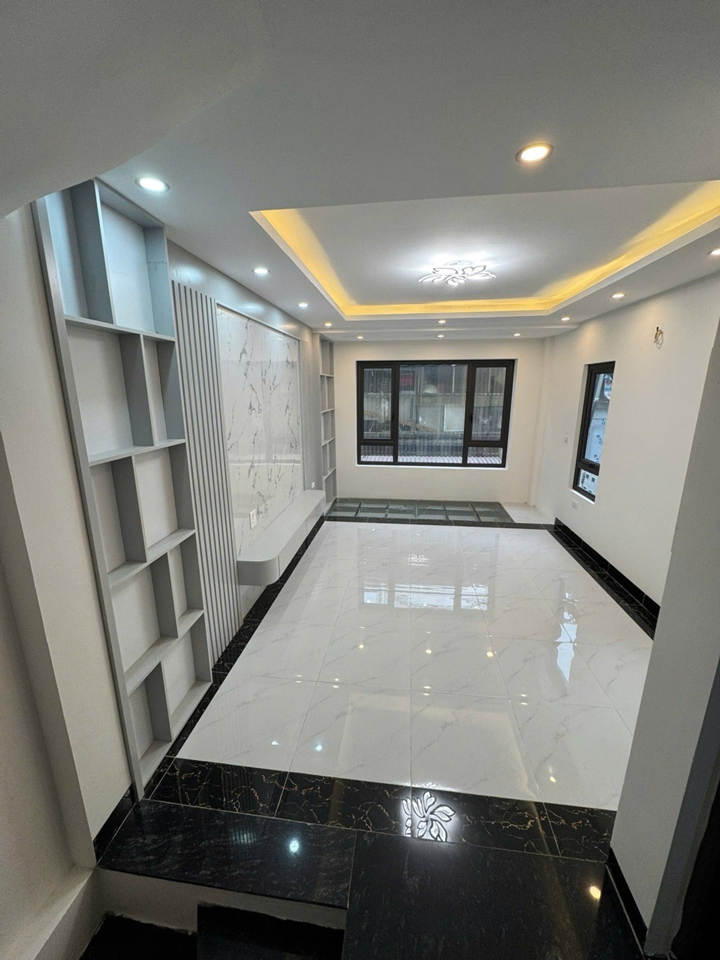 Trung tâm lõi Thanh Trì, gần UBND xã Thanh Trì, sát trục chính QL 1A, đường Ngọc Hồi, giá trên 9 tỷ