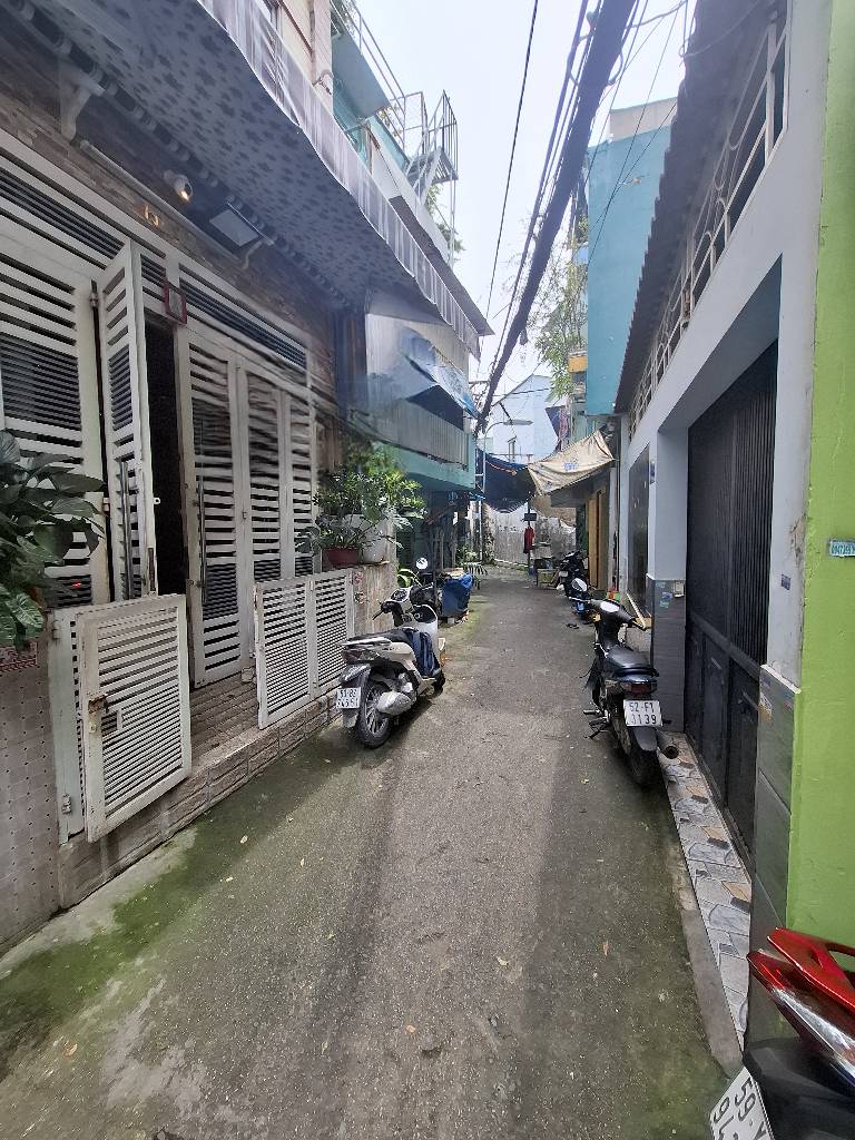 Nhà 4 Tầng Có Sổ Hồng Riêng, Thiết Kế Thông Minh, Vị Trí Đắc Địa Tại Quận Gần Trung Tâm