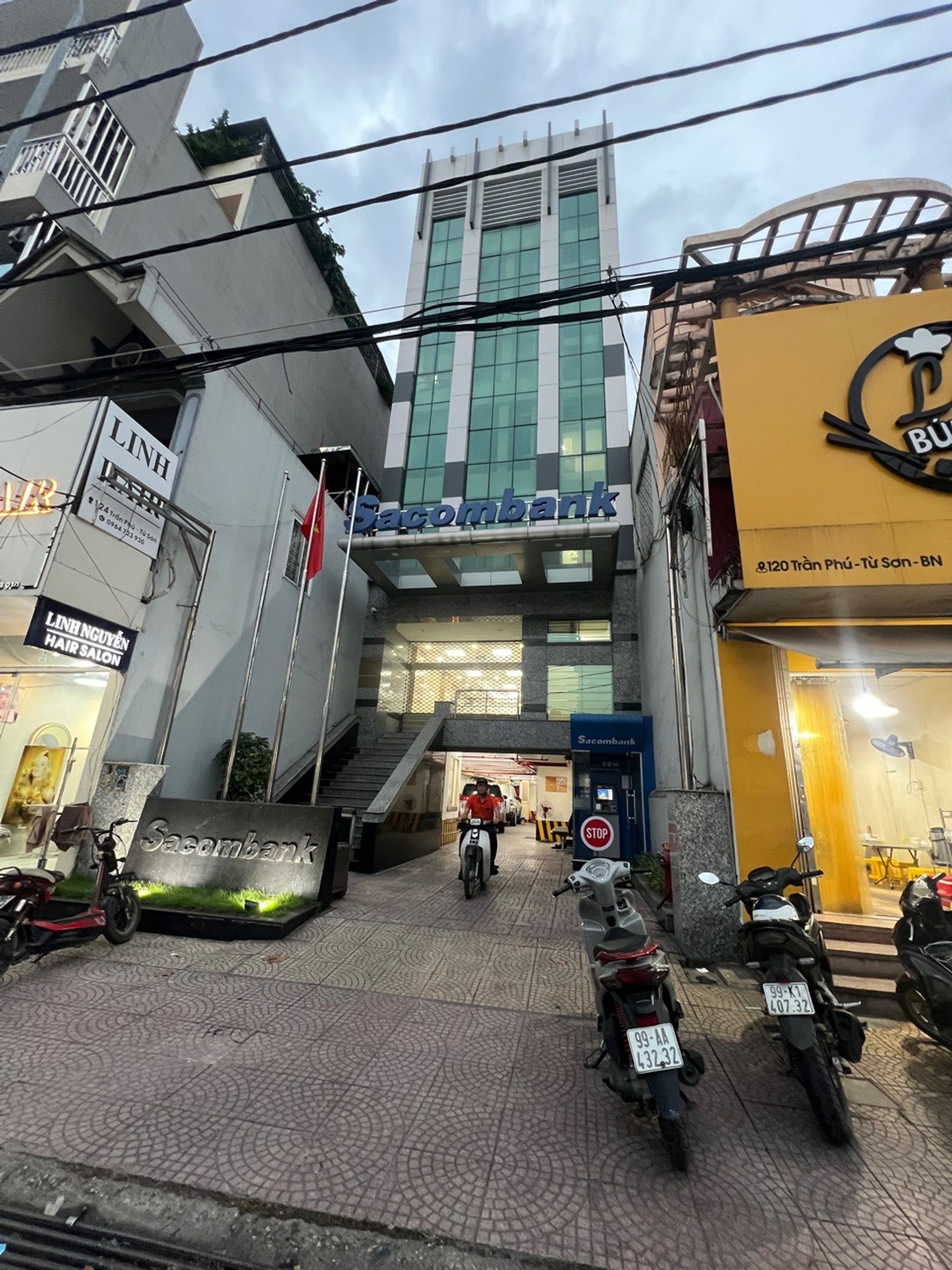Bán nhà mặt phố Trần Phú, Từ Sơn, Bắc Ninh - Nhà 3 tầng, diện tích 117m², vị trí kinh doanh sầm uất