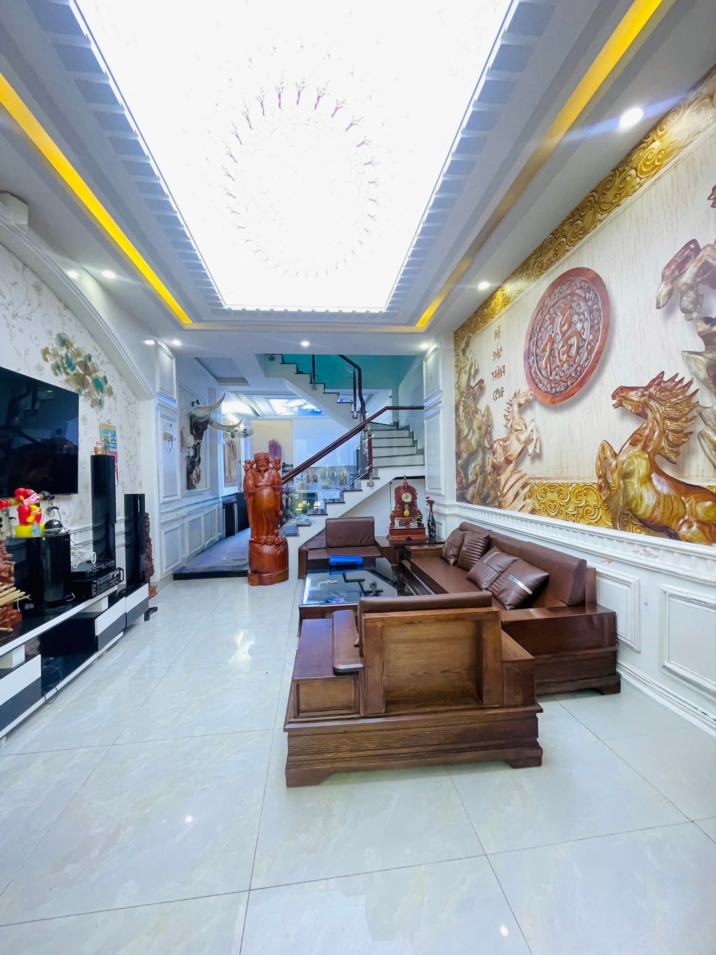 Nhà mặt tiền 3 tầng 66m2 tại Thạnh Lộc, giá 5,4 tỷ đồng