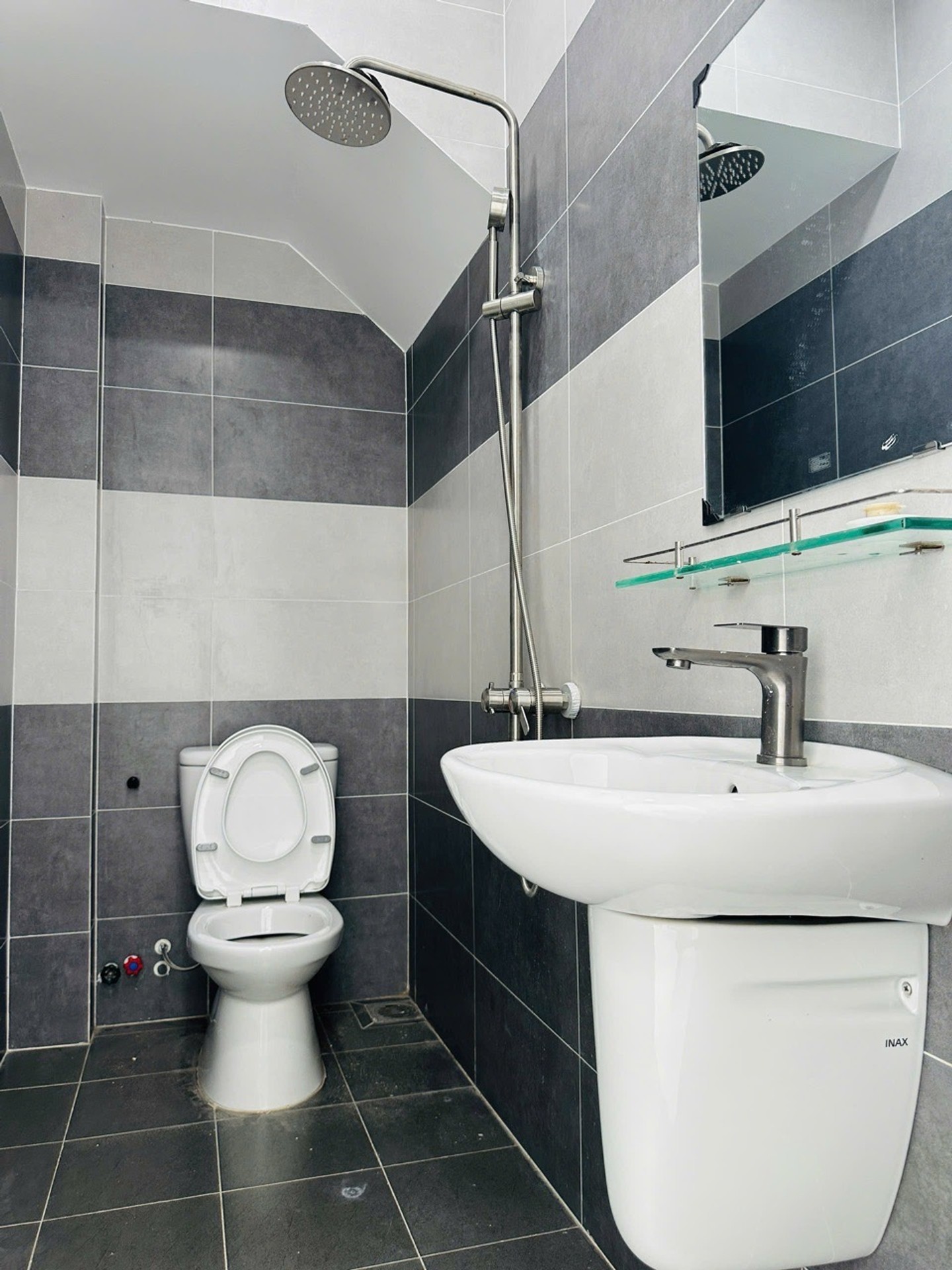 Nhà 3 tầng 50m2 hướng Nam tại Long Thuận, giá 4.39 tỷ thương lượng