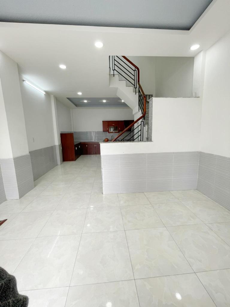 Nhà 3 Tầng Hẻm Xe Hơi Quận 12 - Sổ Nở Hậu, Giá Tốt