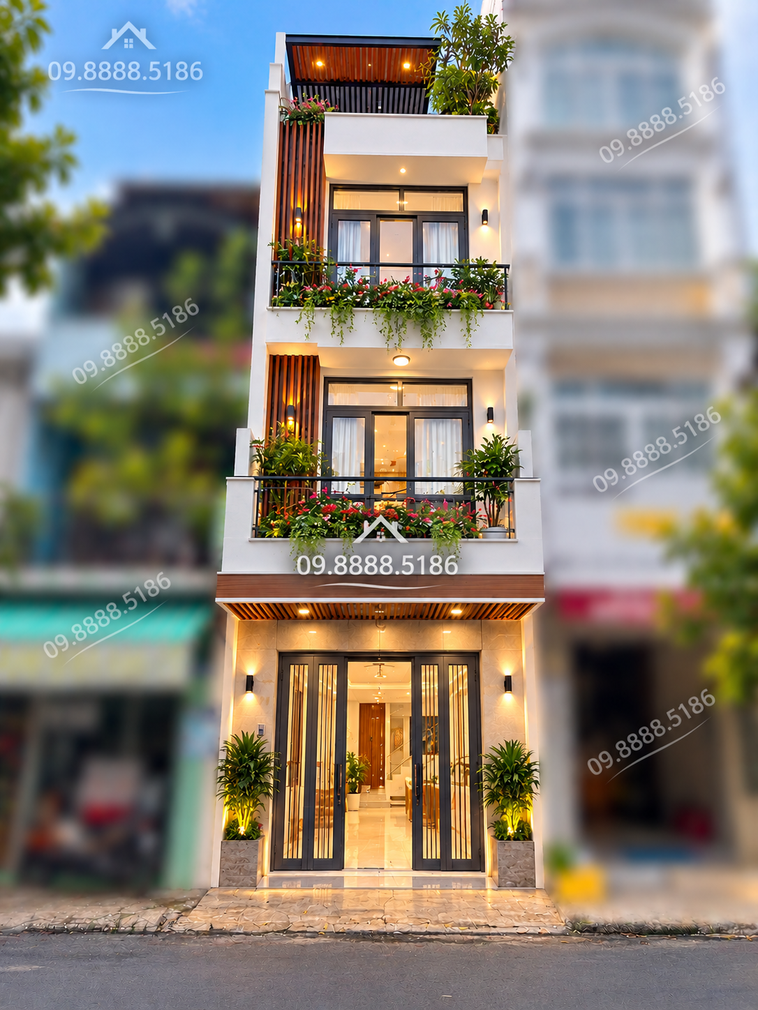 Nhà mặt phố Quận 10 4 tầng, 6 phòng ngủ, giá tốt