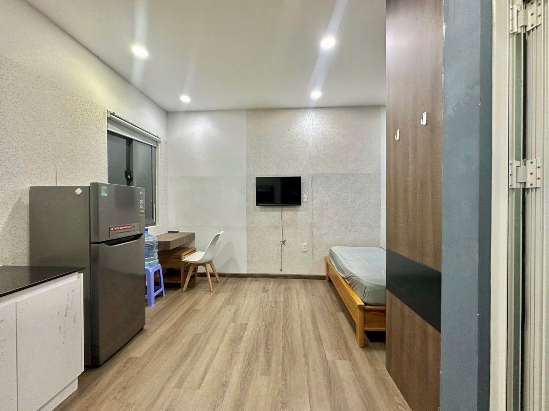 Bán nhà 4 tầng mặt tiền thụt Nguyễn Hữu Cảnh, Bình Thạnh giá tốt