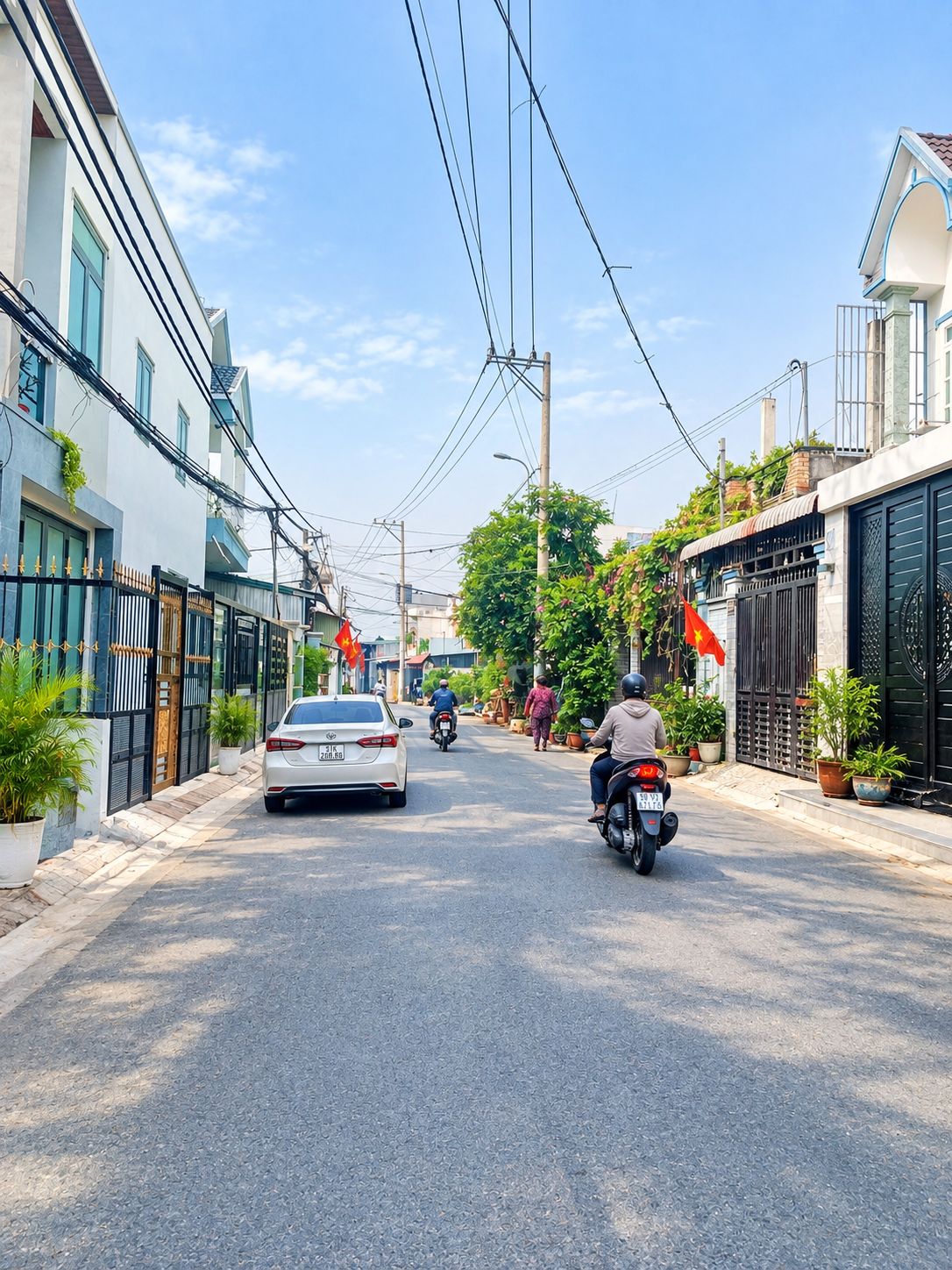 Nhà mặt phố rộng 5m, ngay xã Bà Điểm, sổ hồng chính chủ