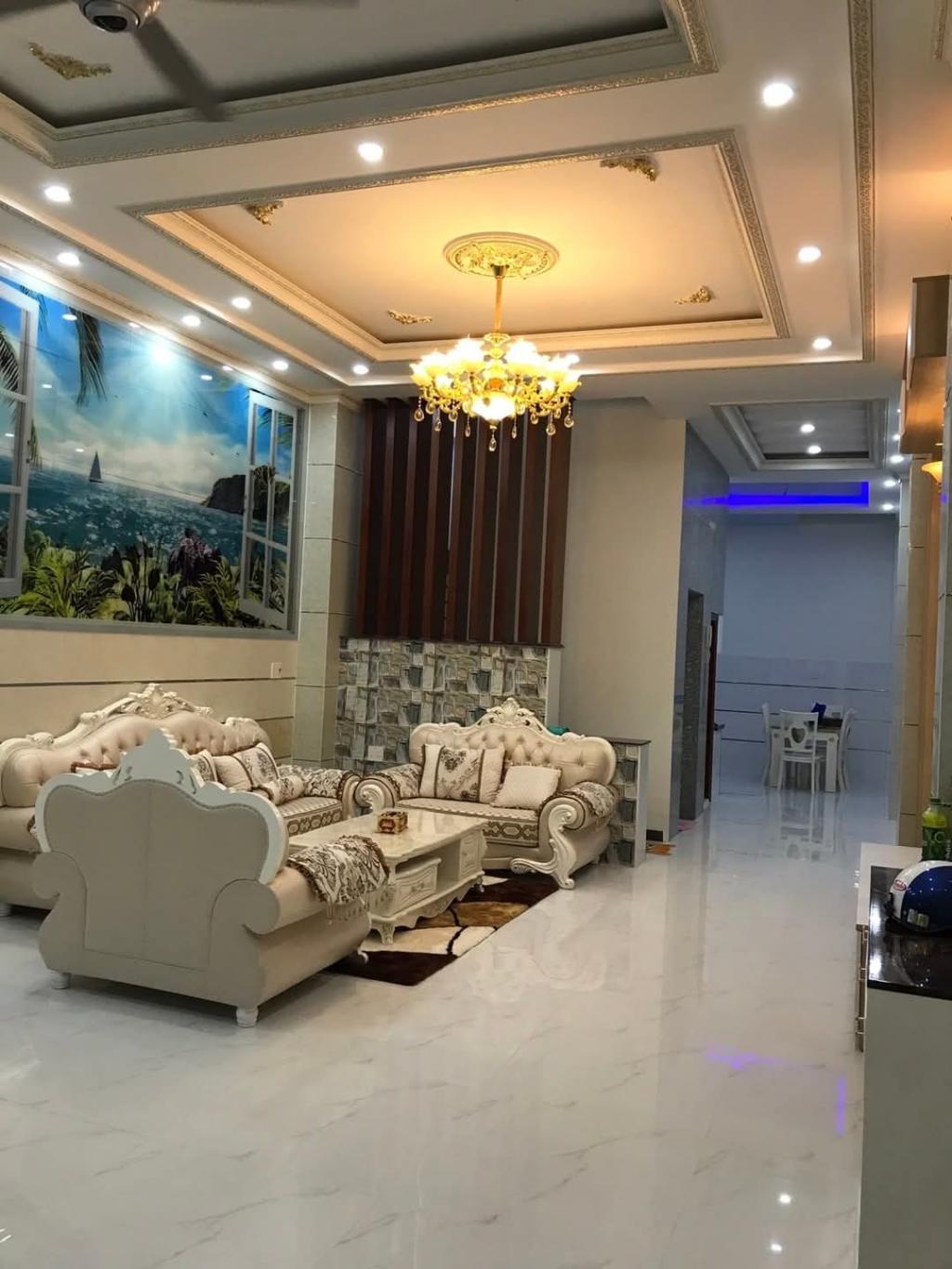 Bán nhà mặt phố 5 tầng, 6PN tại Bình Tân,
