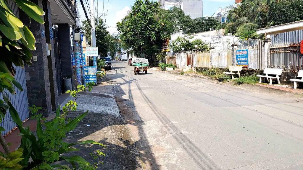 Bán nhà mặt phố 74m2 hướng Đông Nam tại Tăng Nhơn Phú A giá 6 tỷ