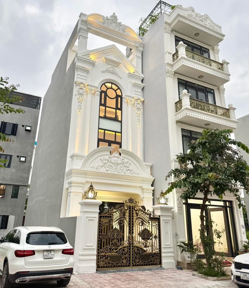Nhà Mặt Phố Minh Khai - Mặt tiền 7 mét - Kinh Doanh Đỉnh, Vỉa Hè Rộng