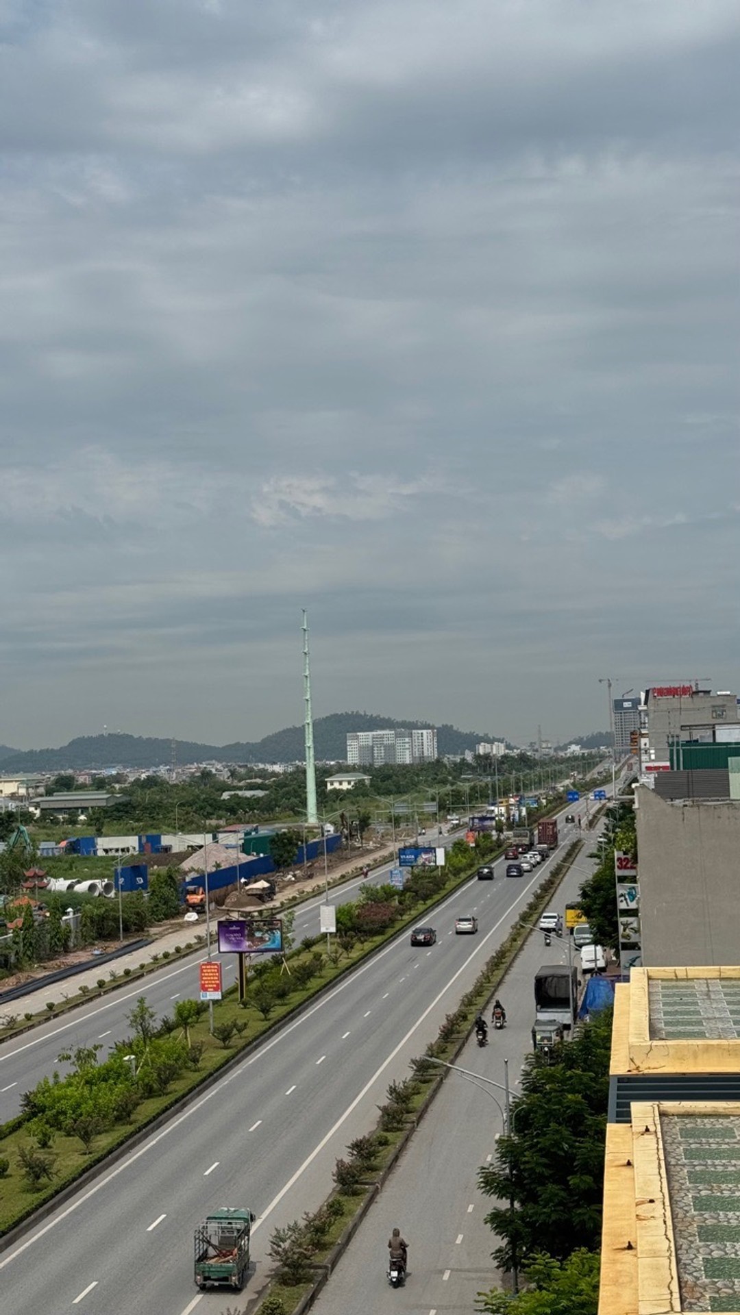 Nhà mặt phố vị trí đắc địa tại khu vực TĐC Tam Kỳ với thiết kế hiện đại và thang máy tiện nghi