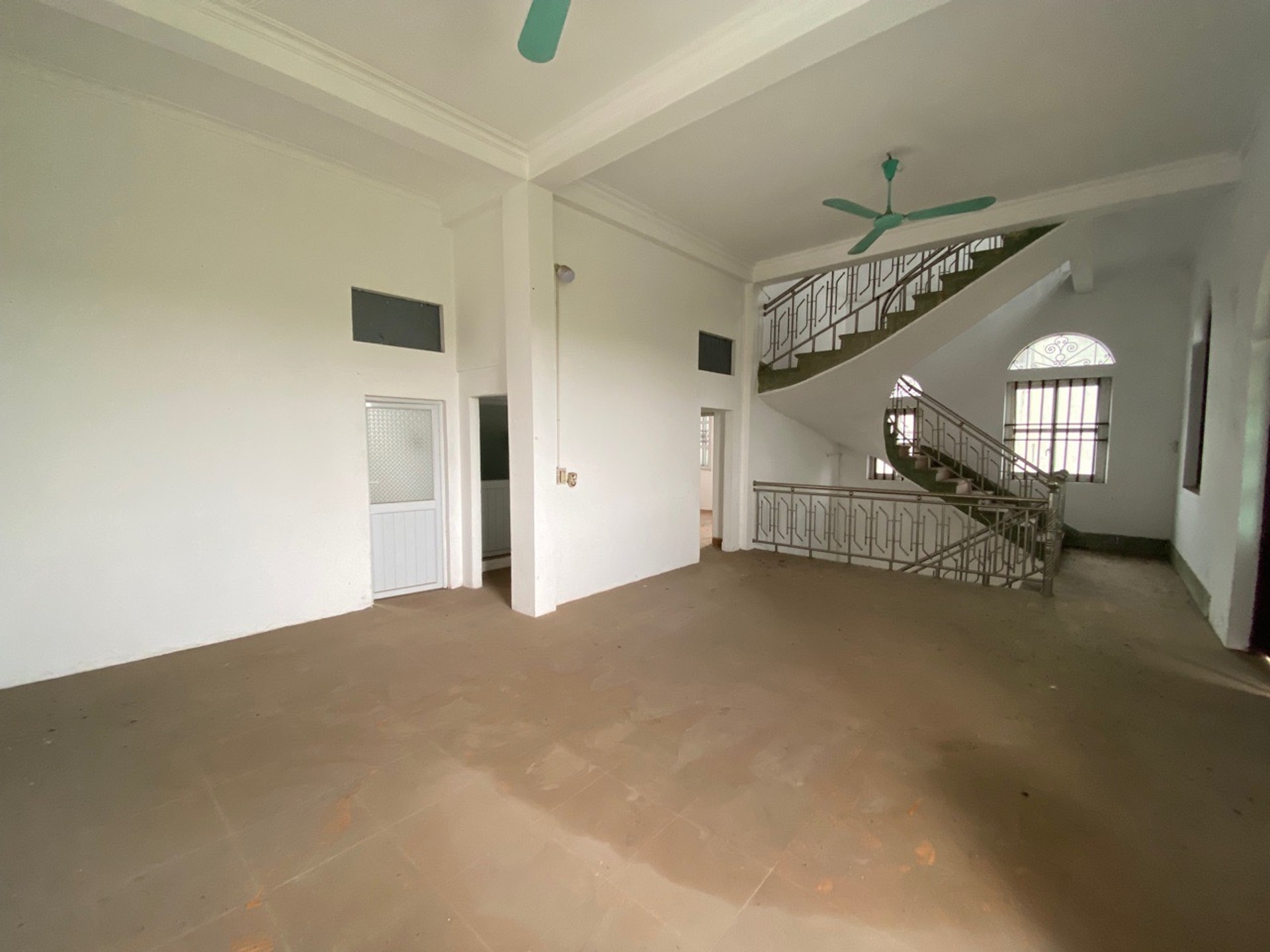Bán nhà mặt phố lô góc 2 mặt thoáng tại phường phù Khê với view sông, diện tích 153m2
