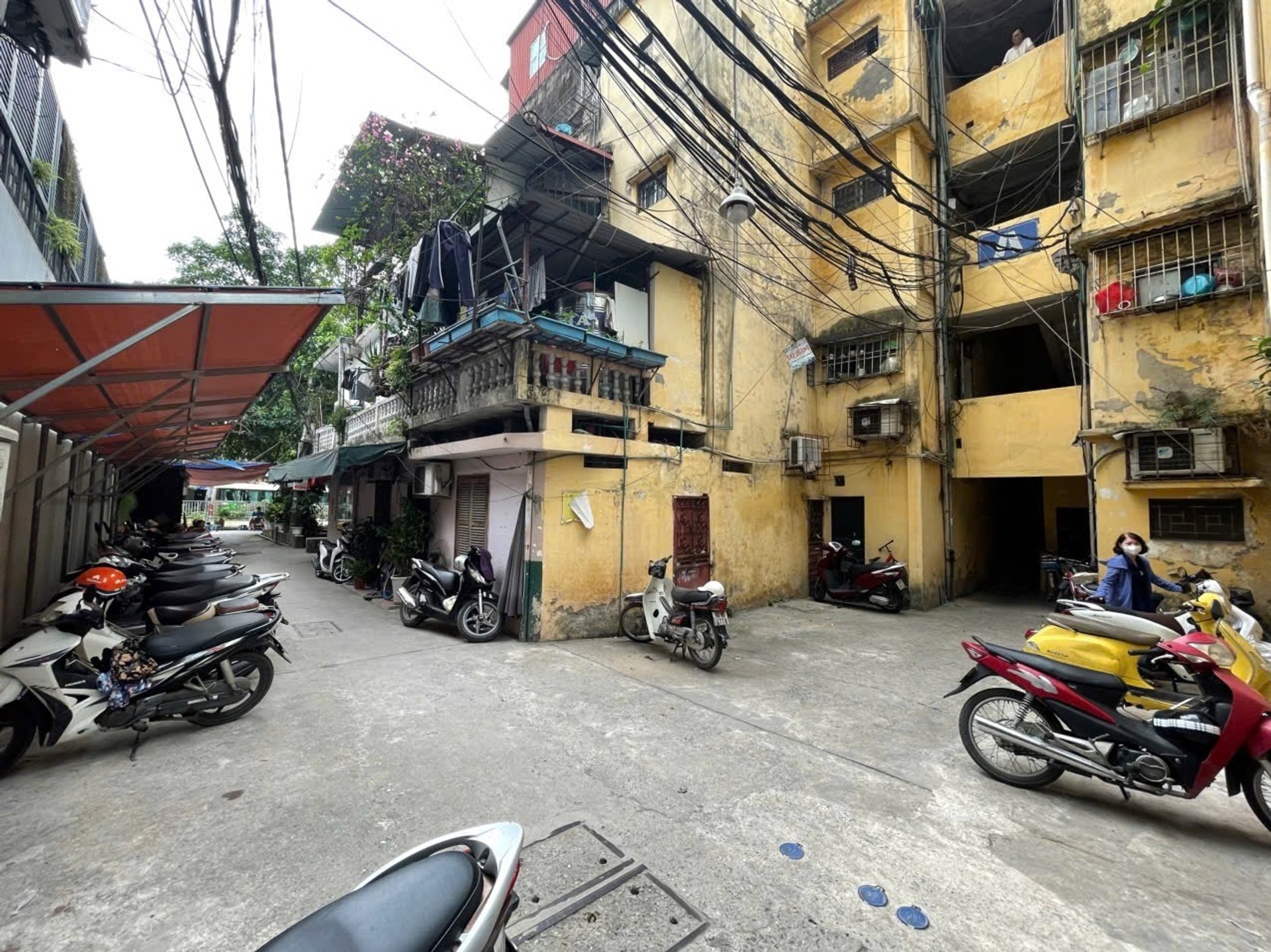 Căn hộ tập thể hiếm tại Ba Đình – Giá tốt cho người thích tự thiết kế